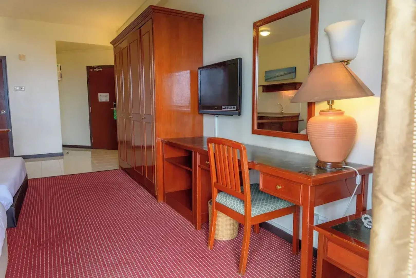 Rainbow Paradise Beach Resort by LWE