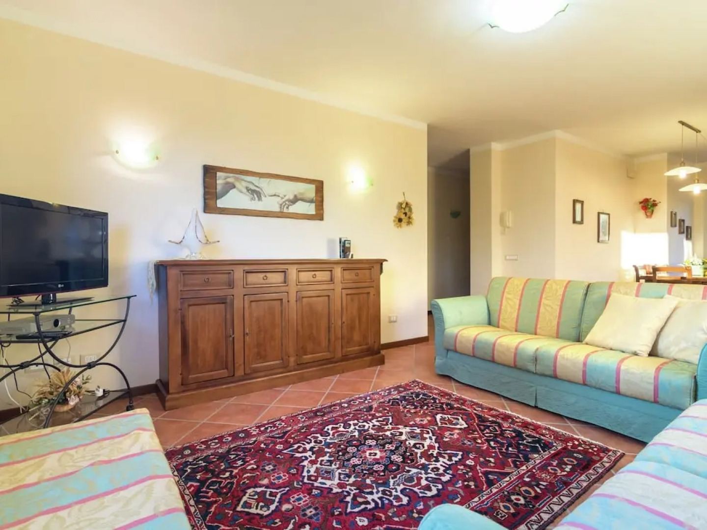 Villa in Lonnano With Pool