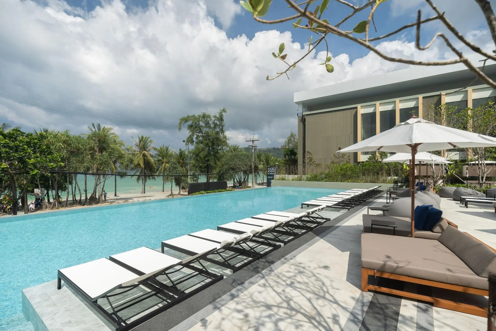 Four Points by Sheraton Phuket Patong Beach Resort