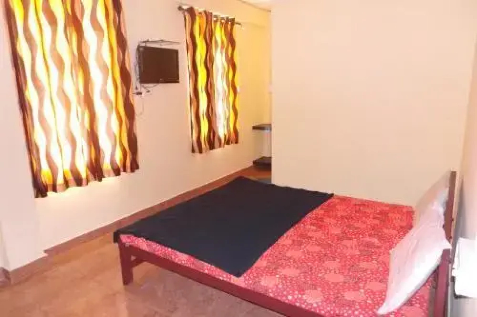 Ceepee's Holiday Inn