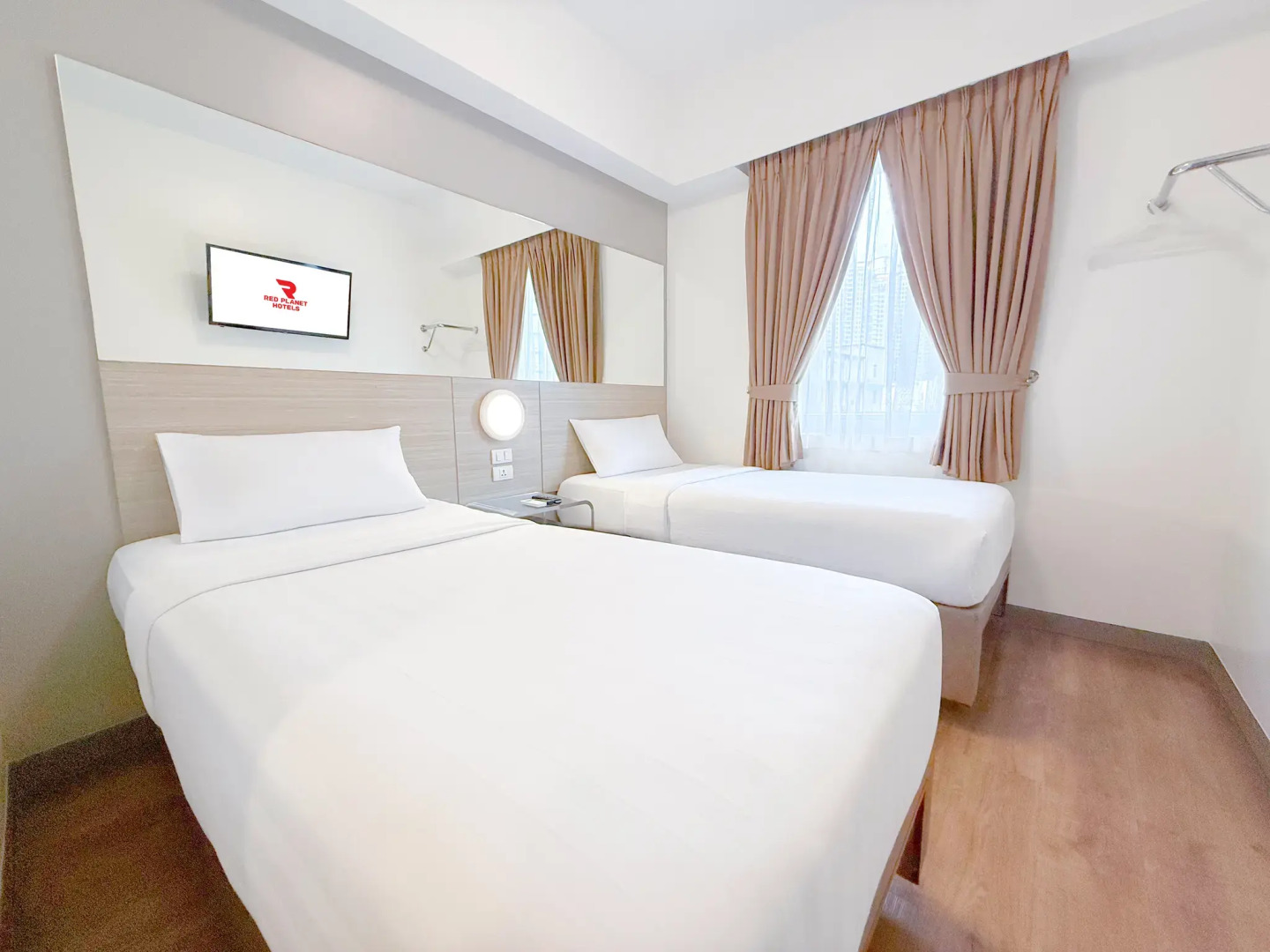 Red Planet Manila Aseana City