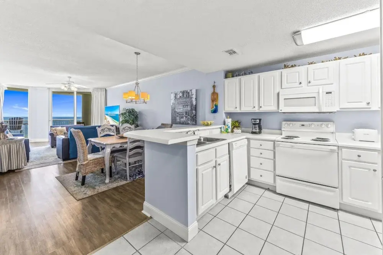 Palacio Condos by Hosteeva