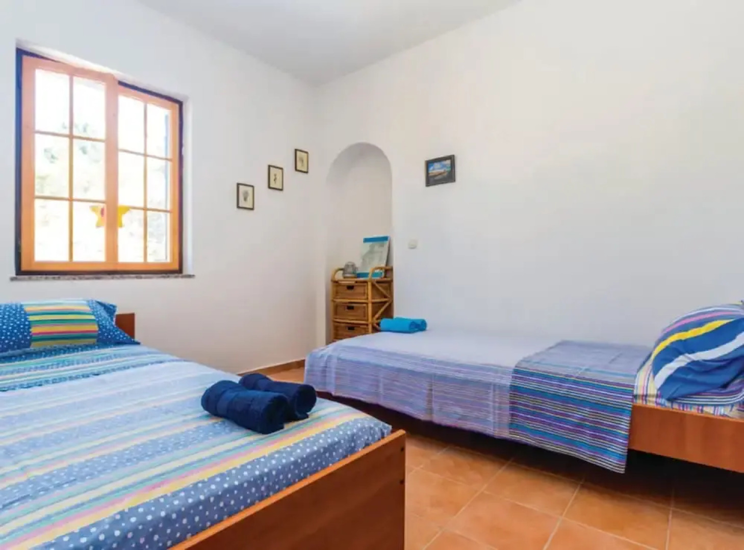 Sunny Beachfront Jablanac Apartments