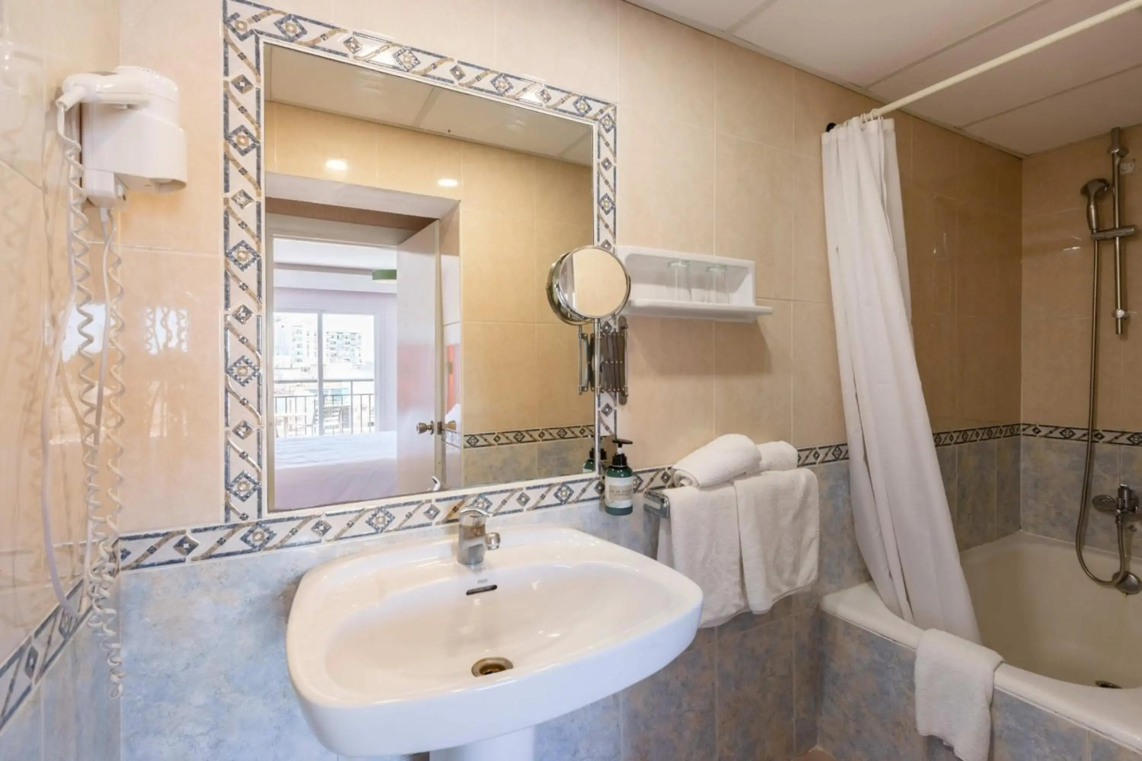 The Red Hotel by Ibiza Feeling - Adults only