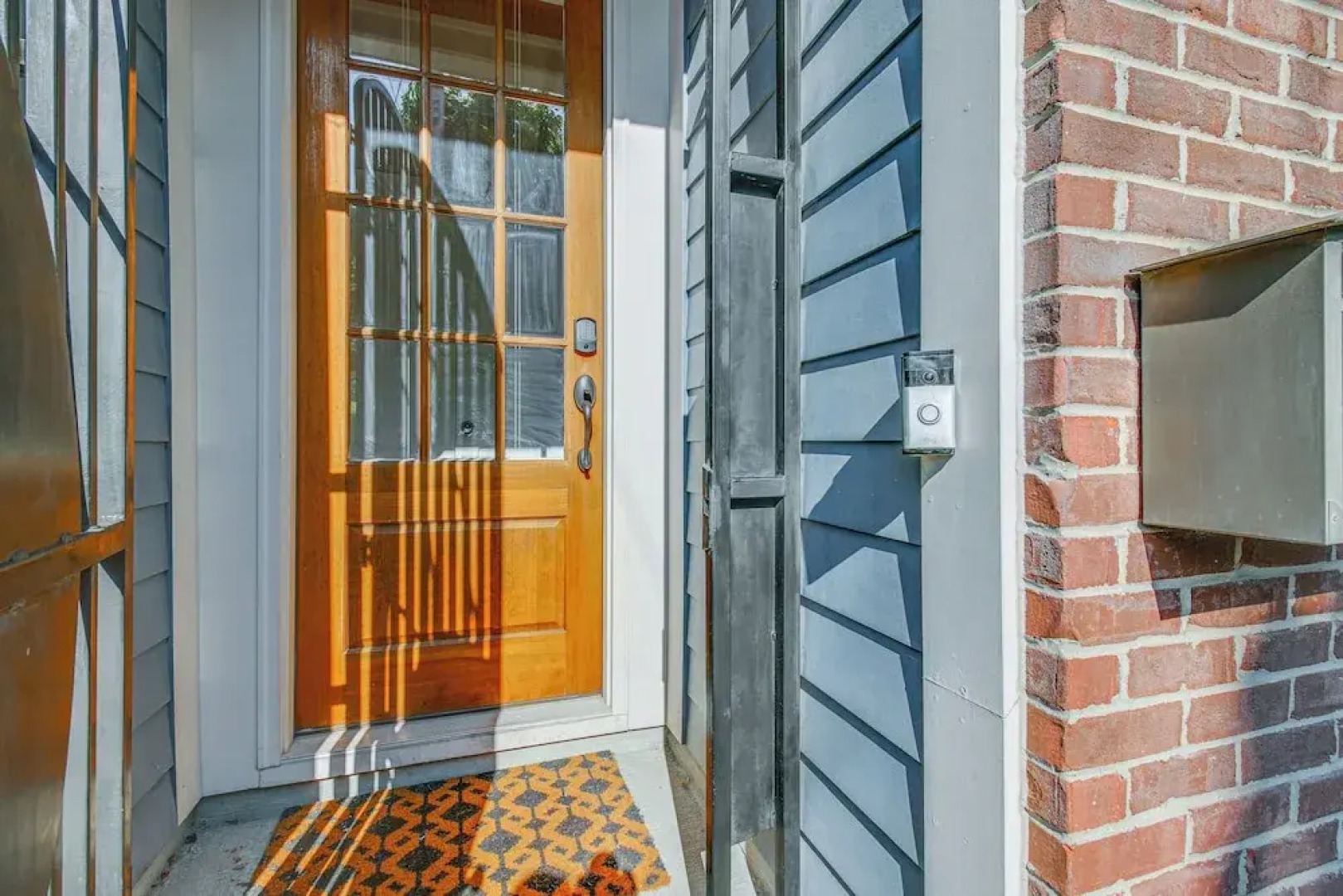 Vibrant Downtown Cincinnati Townhome w/ Sauna!