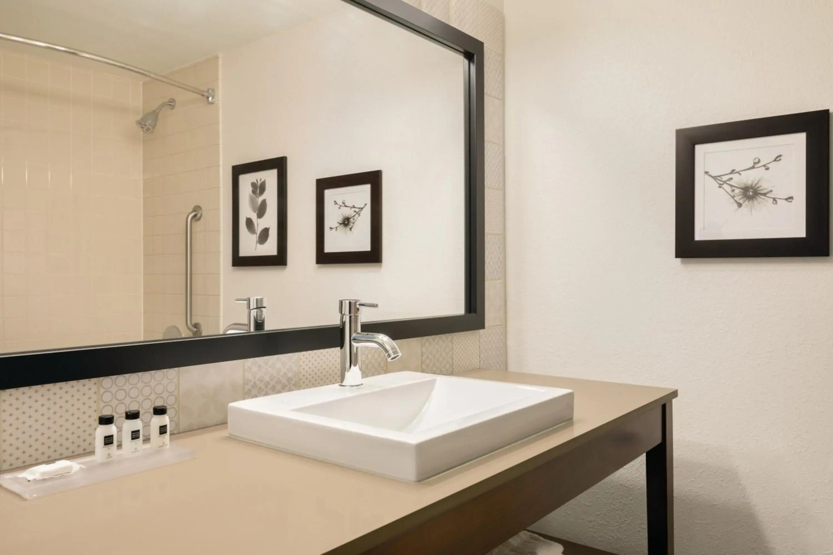 Country Inn & Suites by Radisson, Fergus Falls, MN