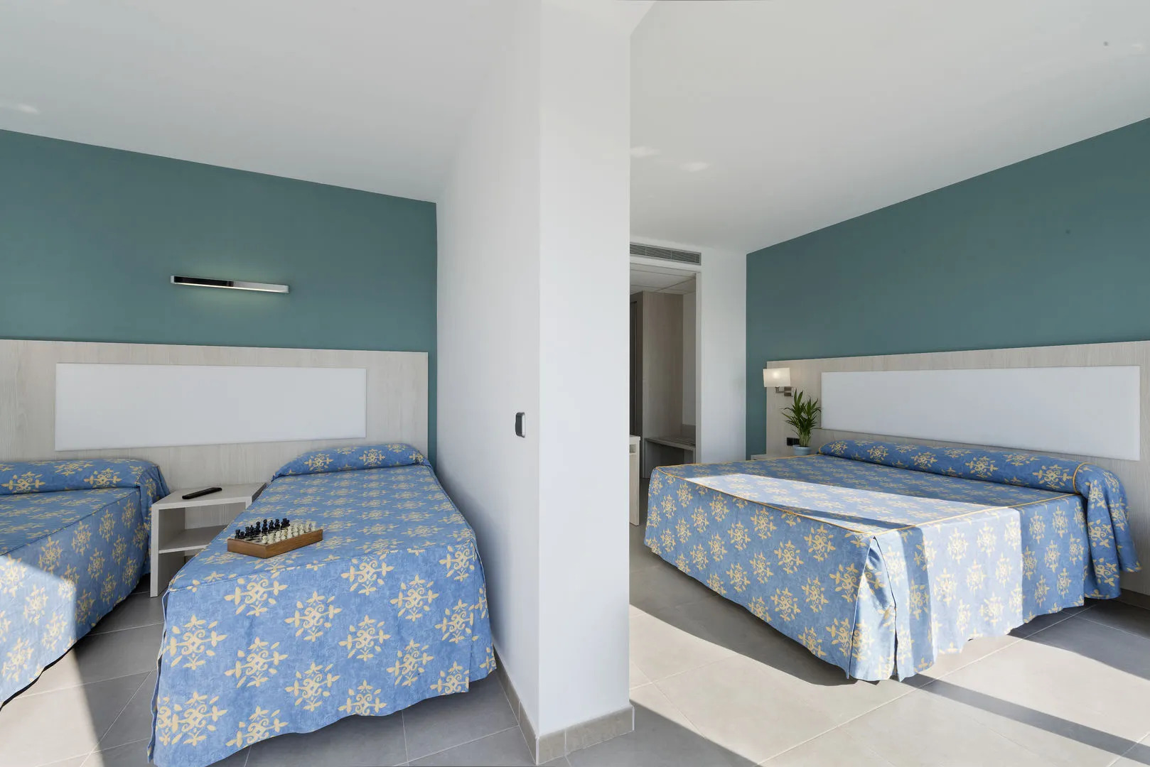 Отель 4R Miramar Calafell