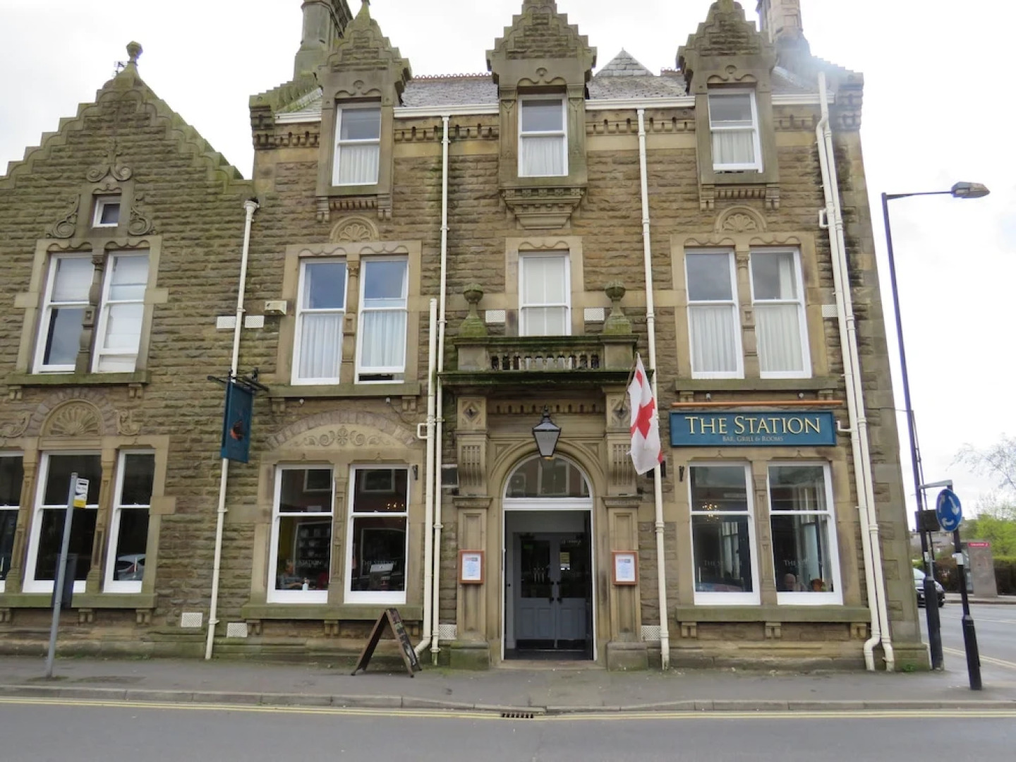 The Station Bar Grill and Rooms