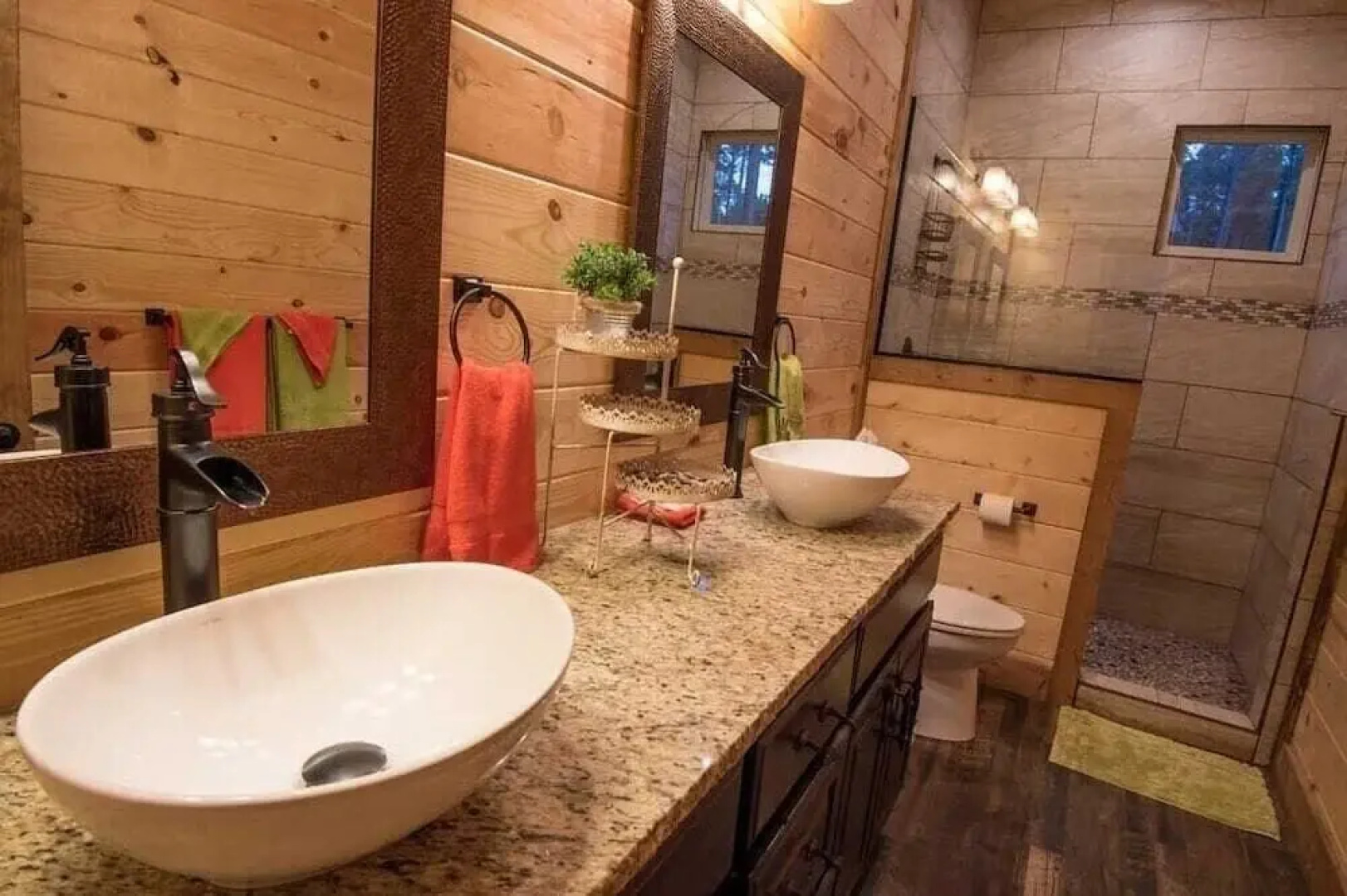 Stars On The Water Lodge - 4 Br Cabin