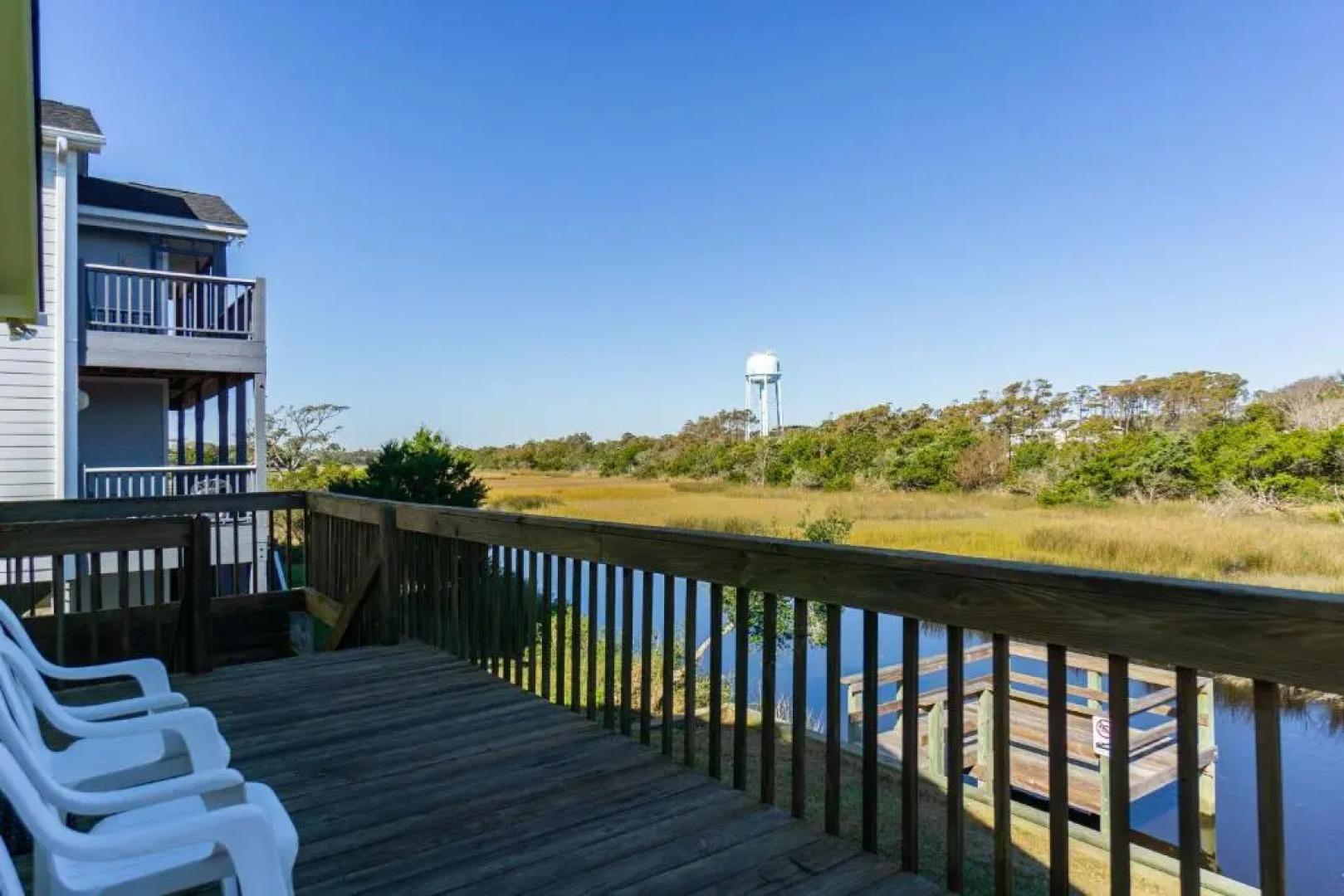 See Otter by Oak Island Accommodations