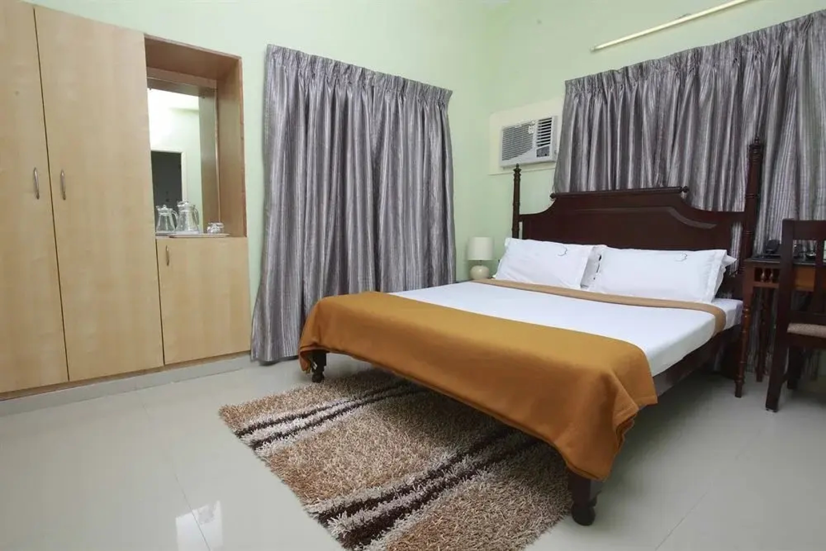 FabHotel Crescent Inn