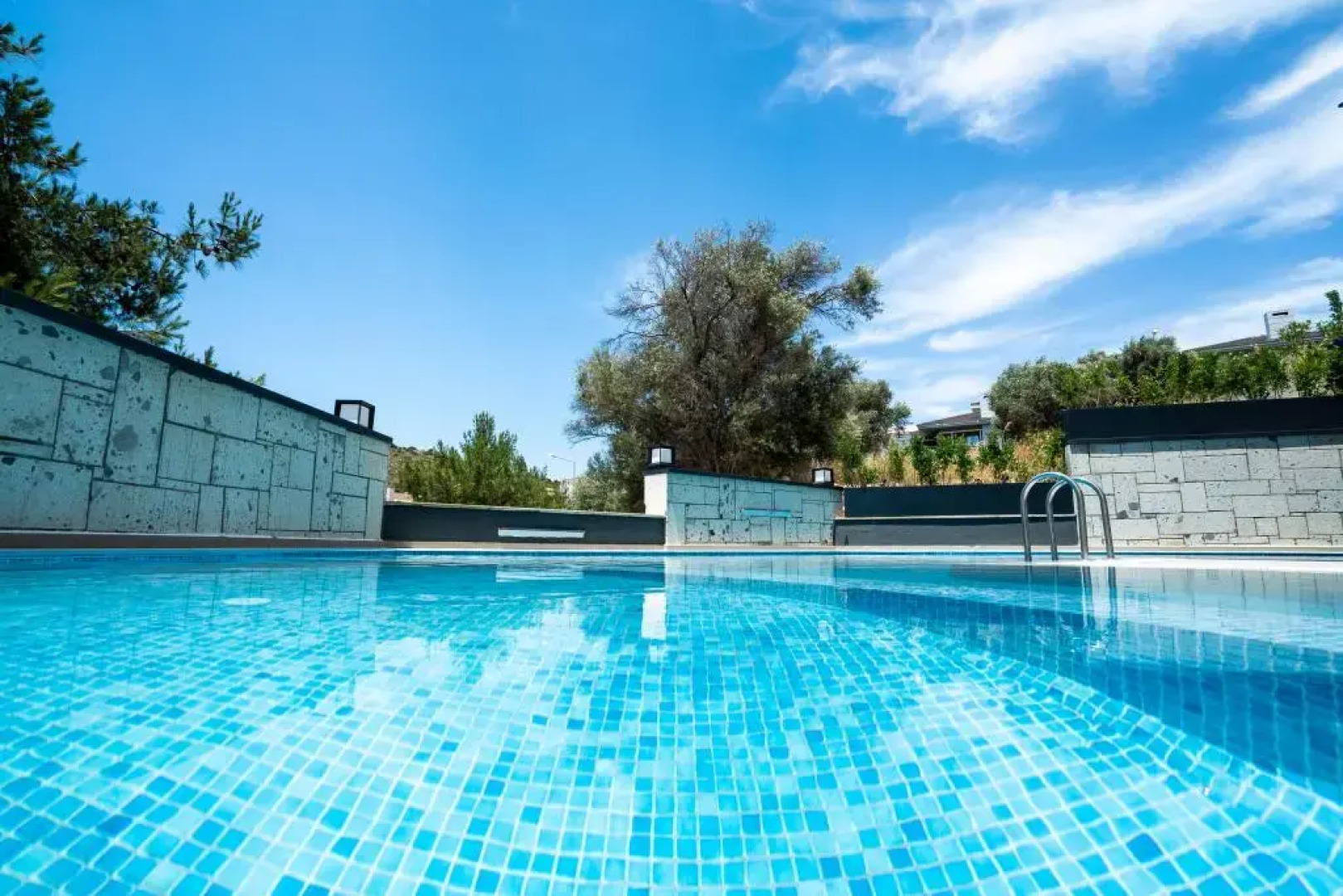 Ayayorgi̇ Homes & Hotels