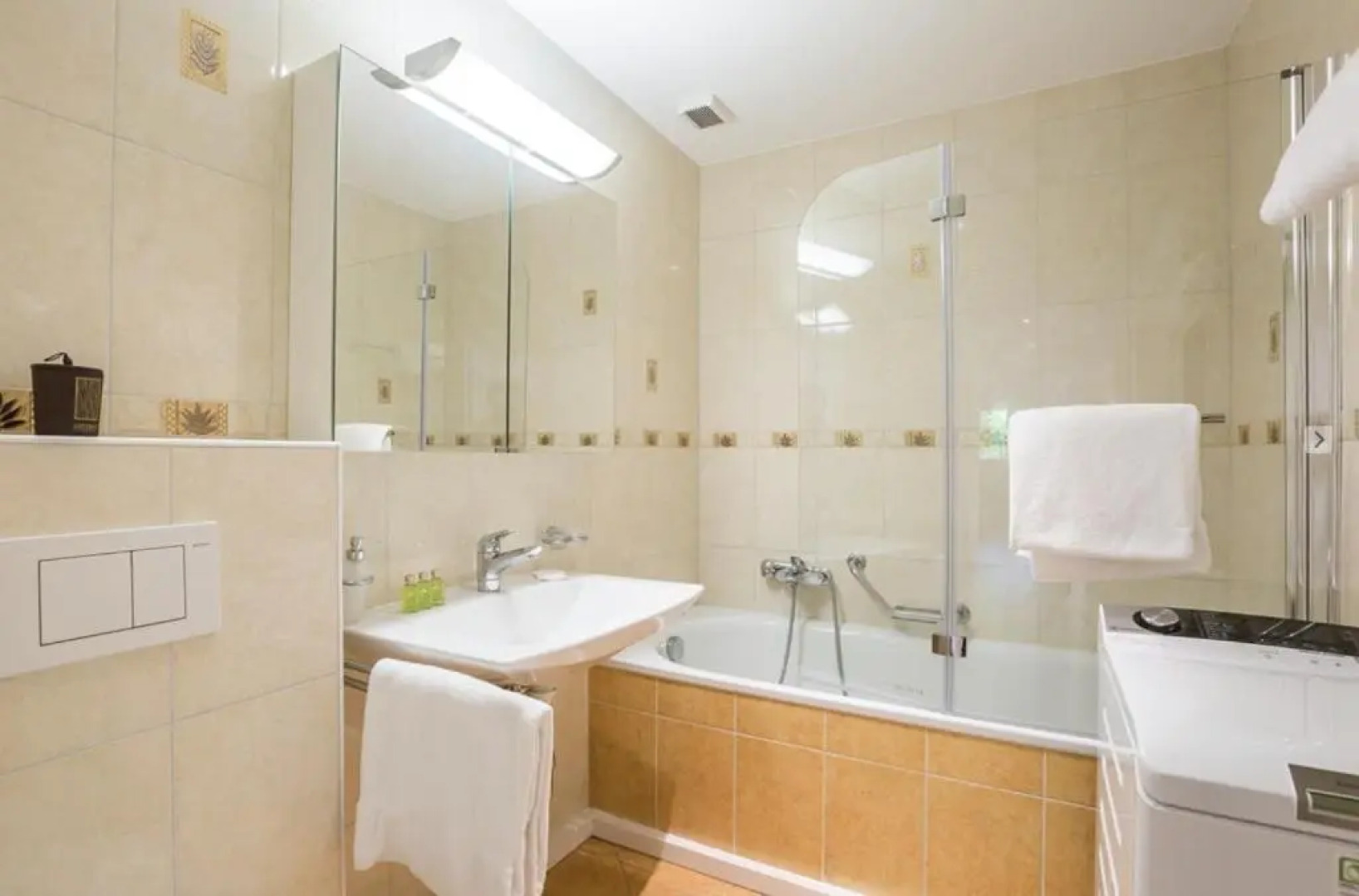 Beautiful and cozy apartment for families with a large garden terrace in Blonay by GuestLee