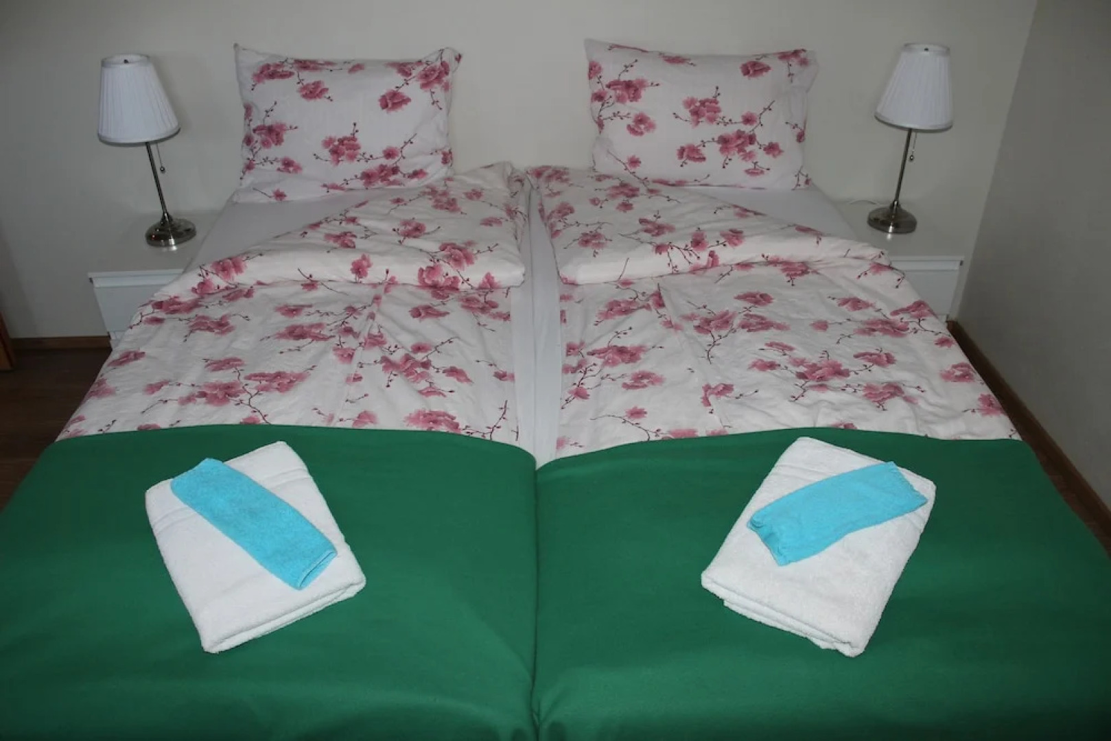 Skammidalur Guesthouse