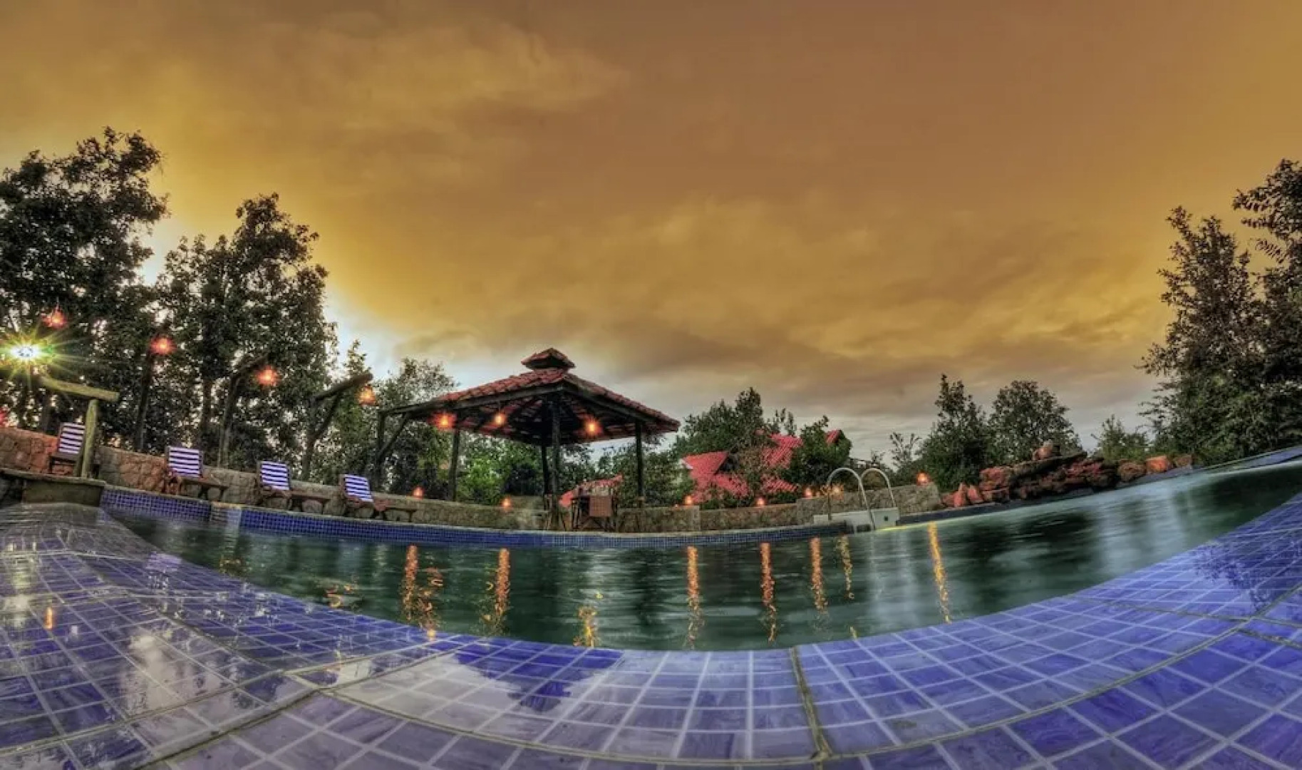 Pugdundee Safaris - Kanha Earth Lodge