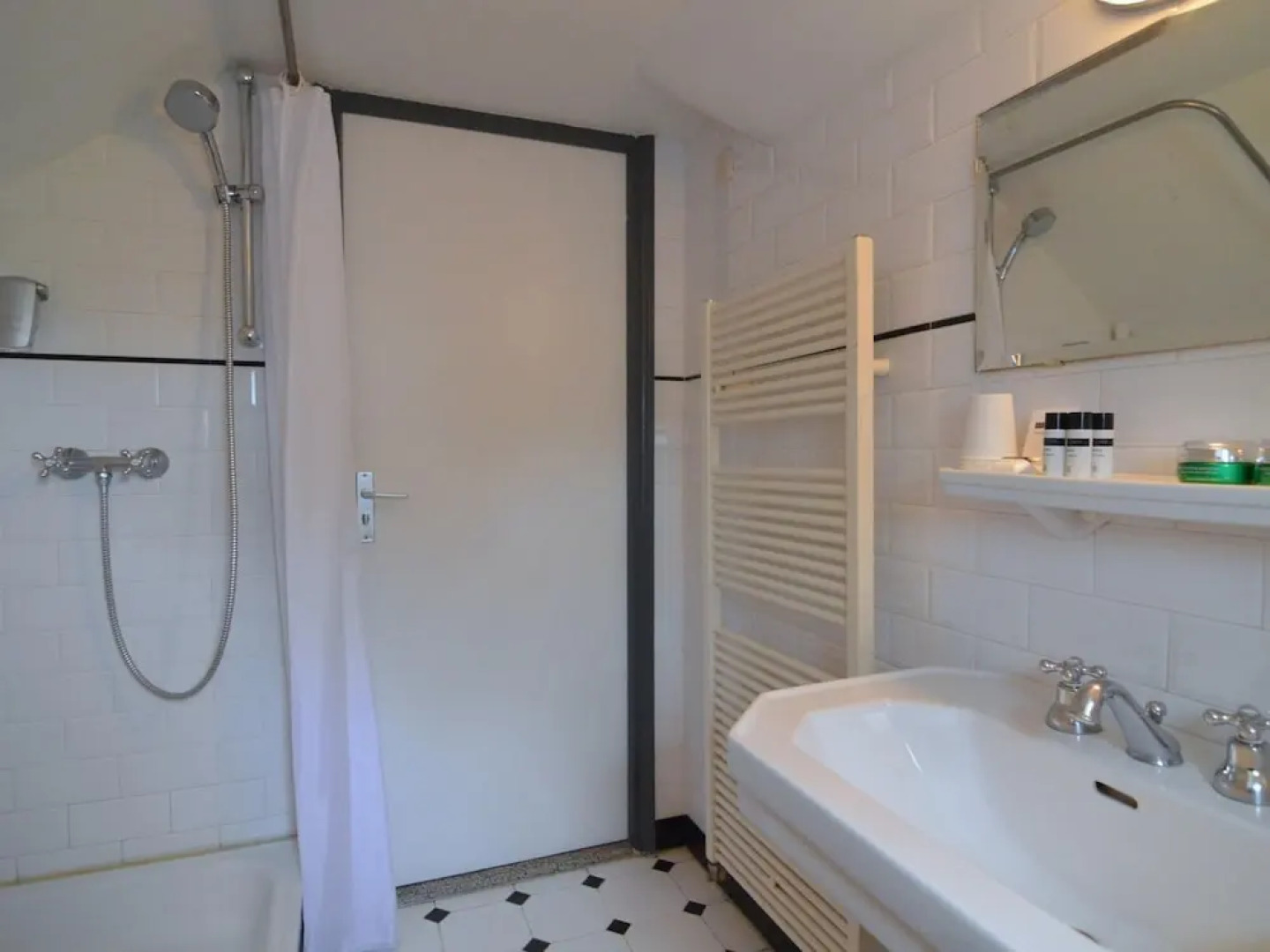 Charming Holiday Home in Hulshorst With Pool