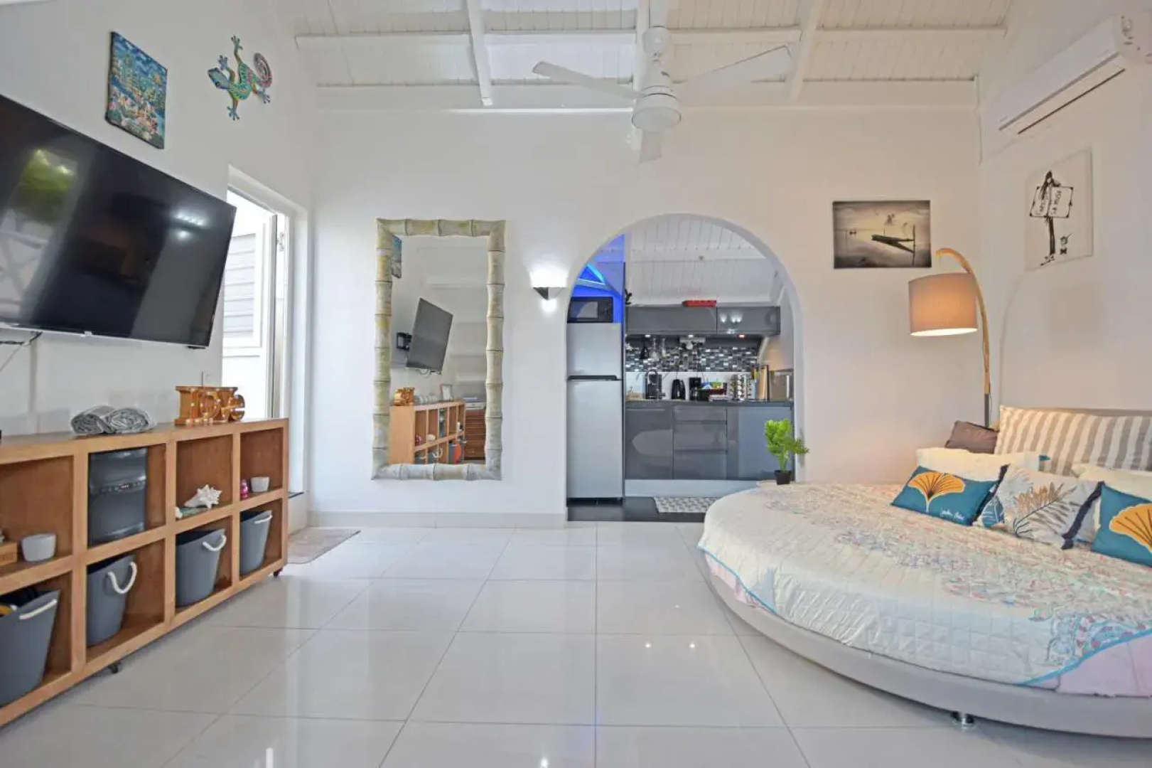 Deja Blue - Comfortable Beachfront Condo