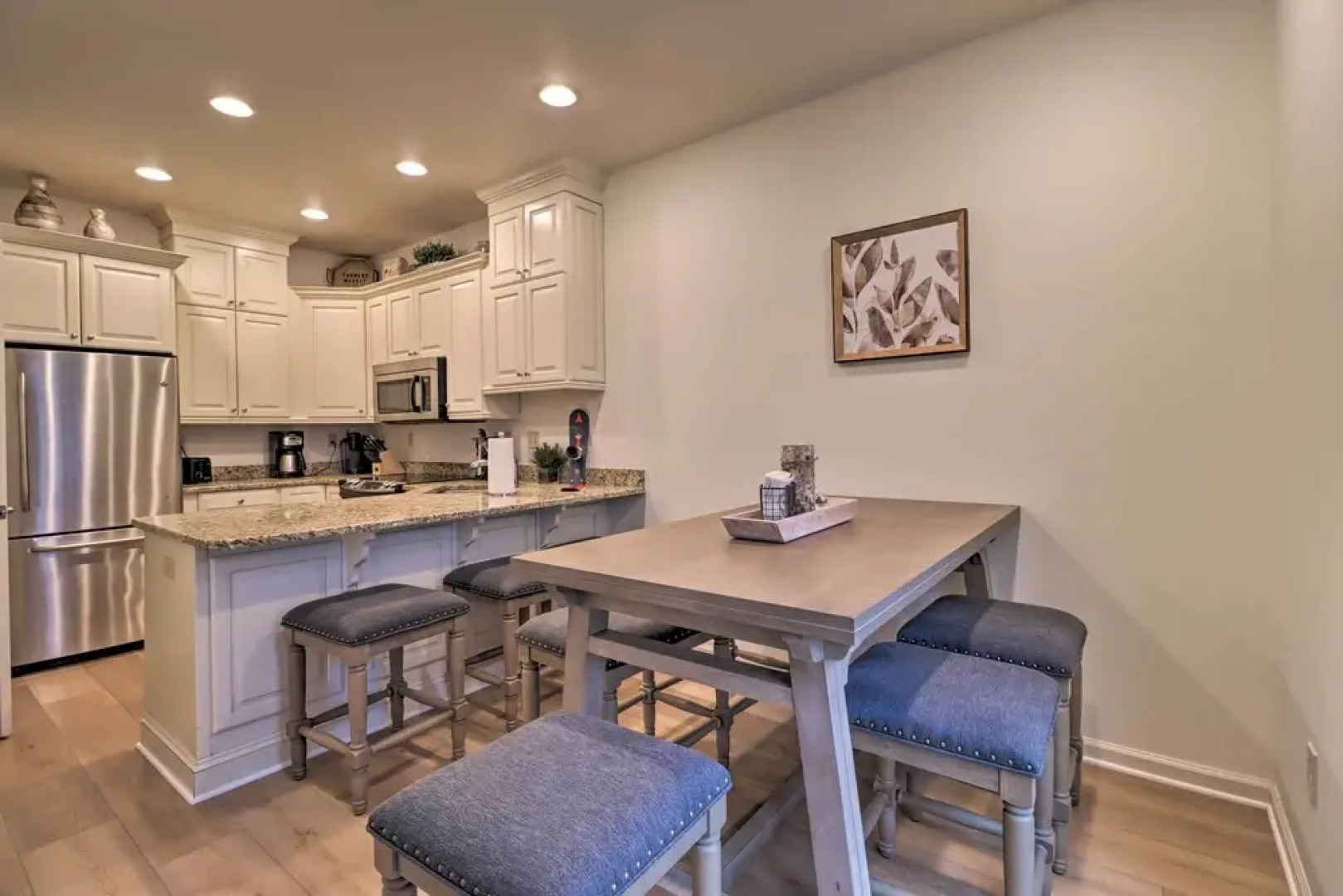 Poconos Townhome - Walk to Big Boulder Lake!