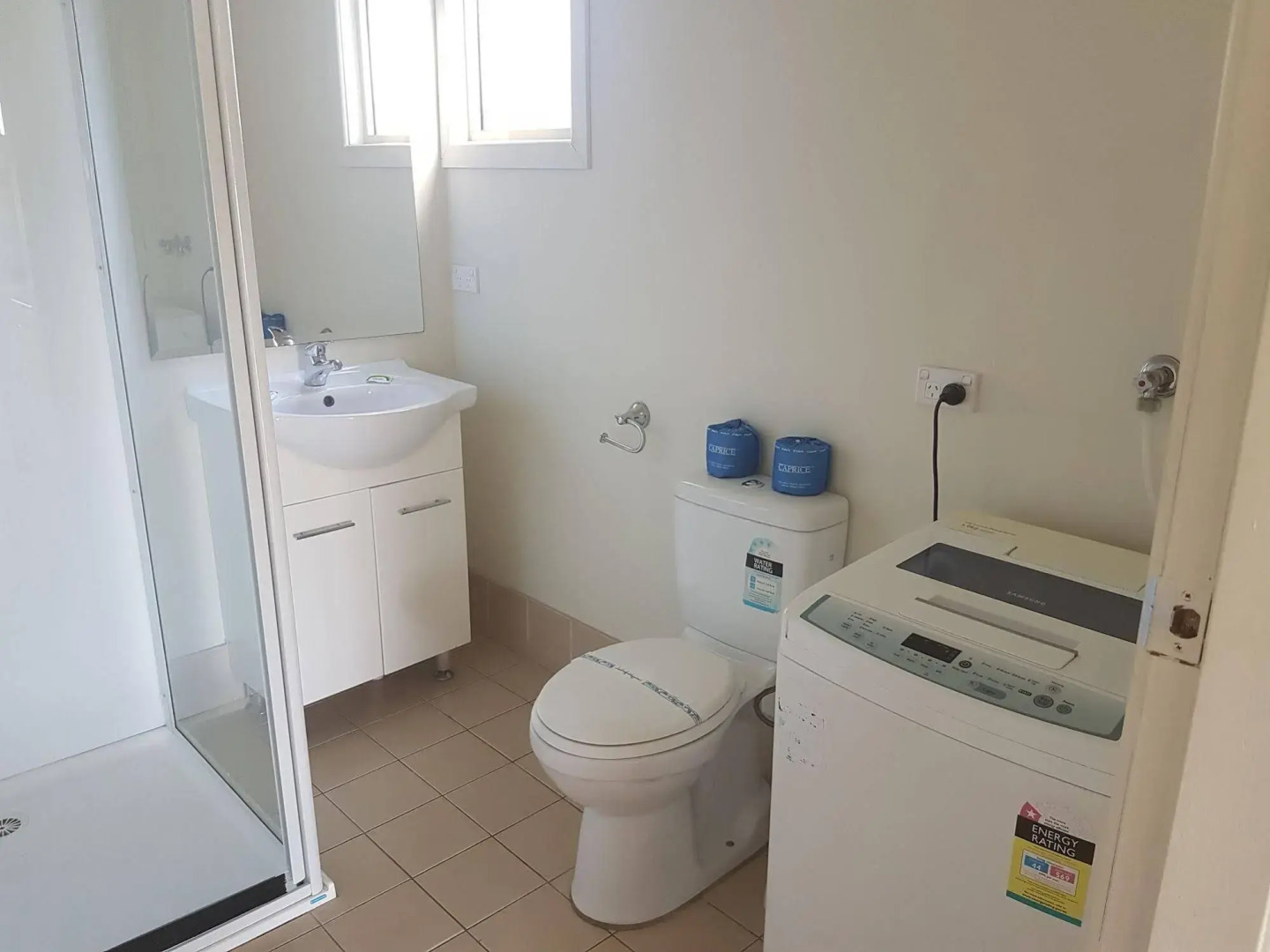 Bentley Waterfront Motel & Cottages