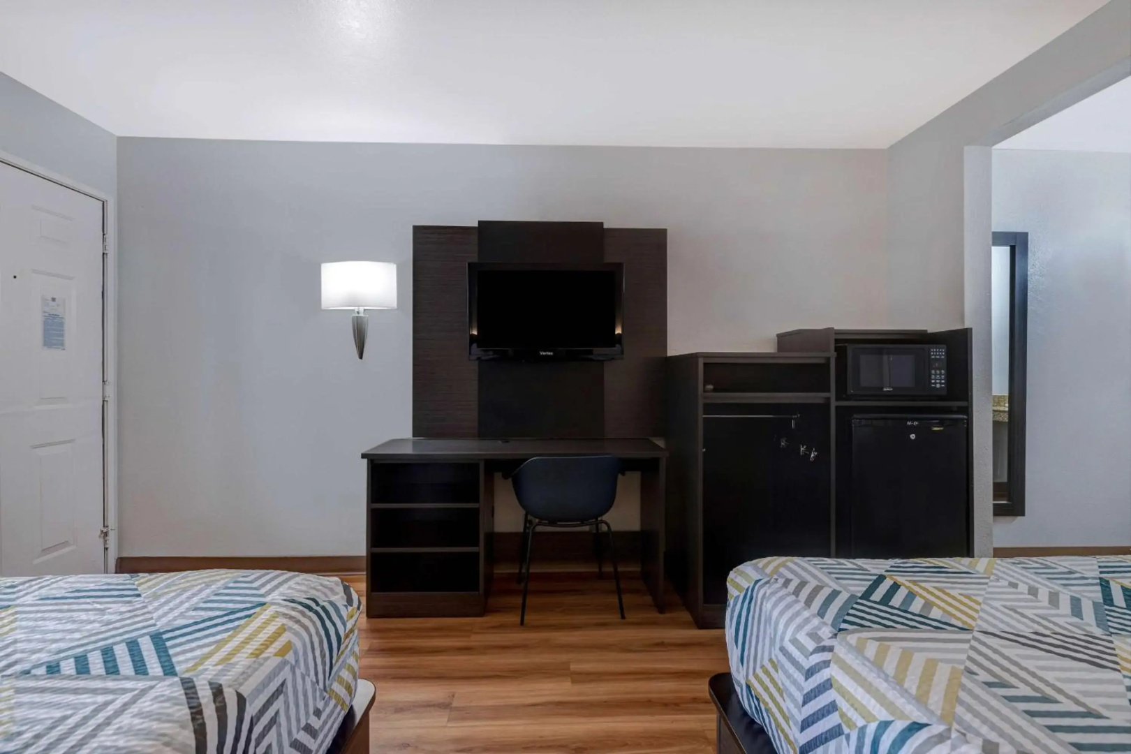 Motel 6 Buttonwillow, CA Central
