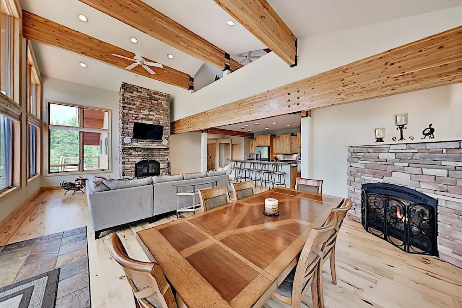 Epic Mountain Lodge Hideaway W/ Fireplaces & Deck 4 Bedroom Home