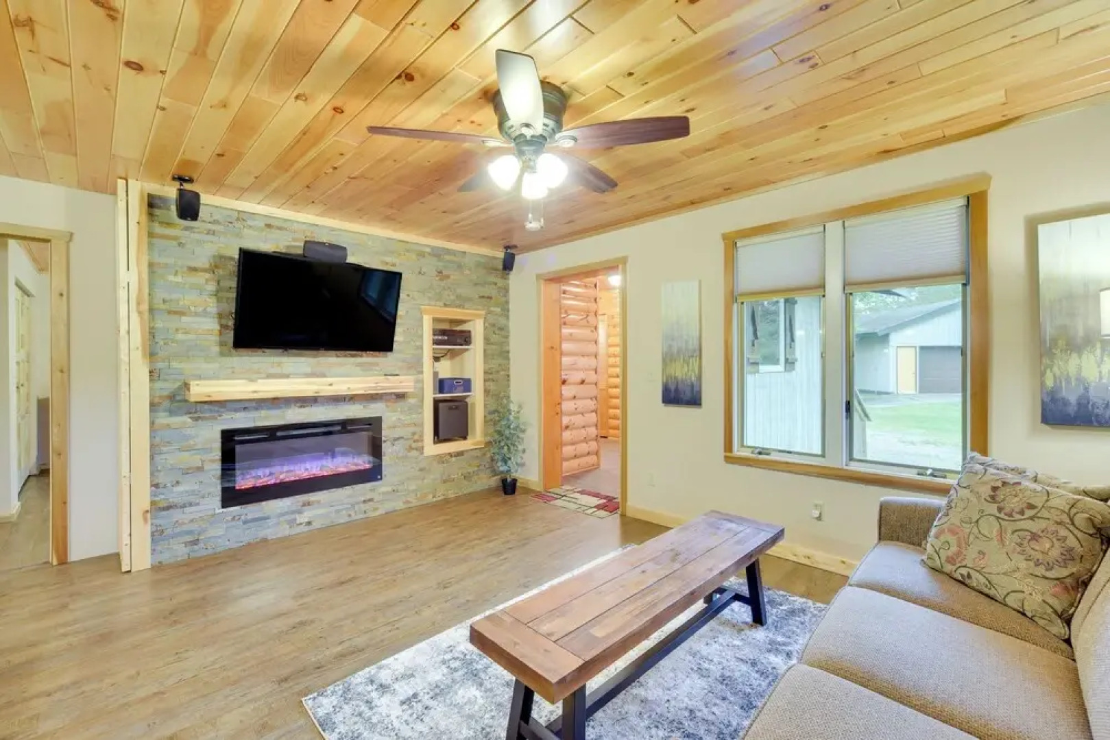 Cozy Cable Cabin Rental - Pet Friendly!