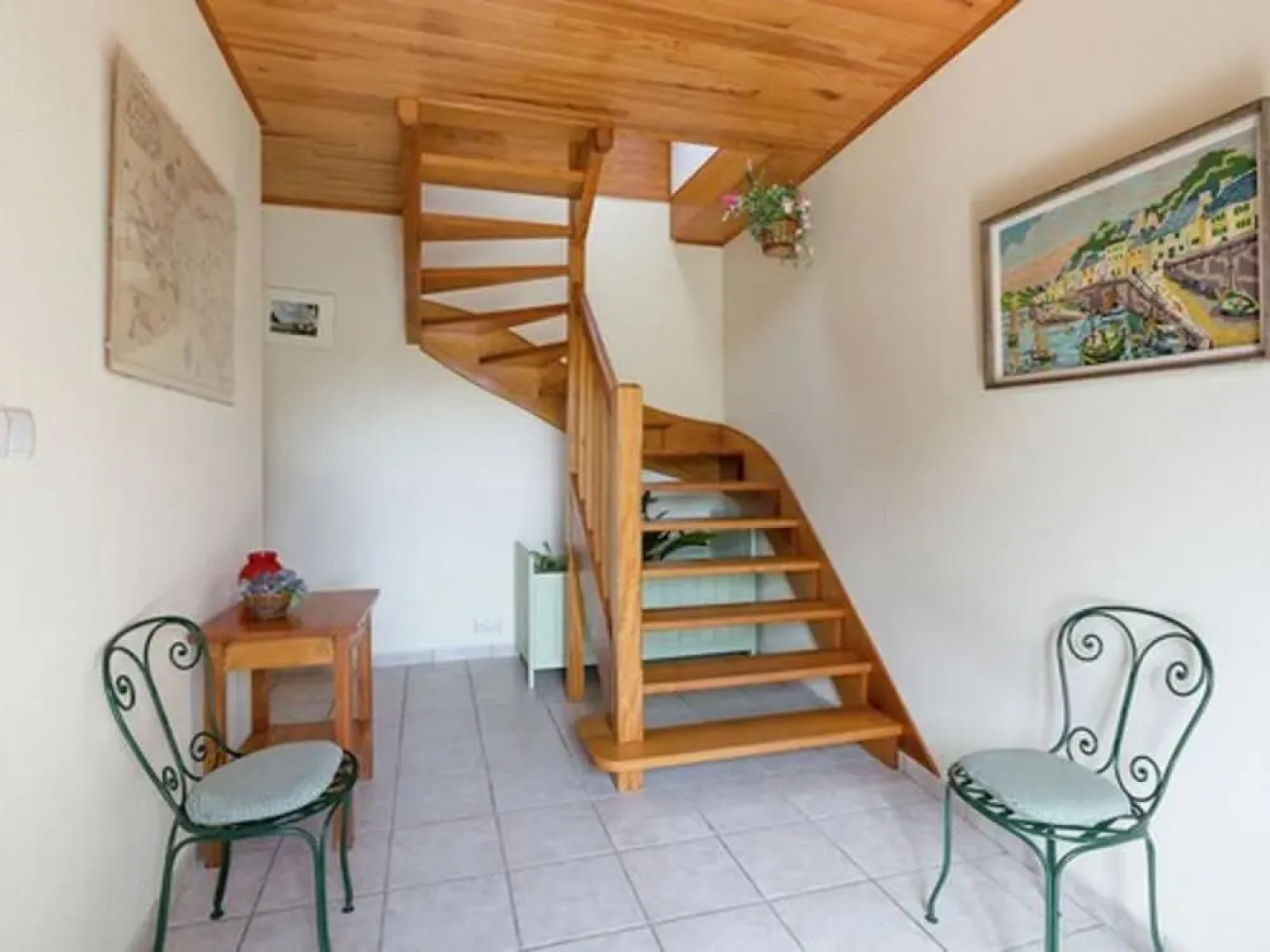 Rural holiday home near beach, culture and recreation in the tip of Brittany