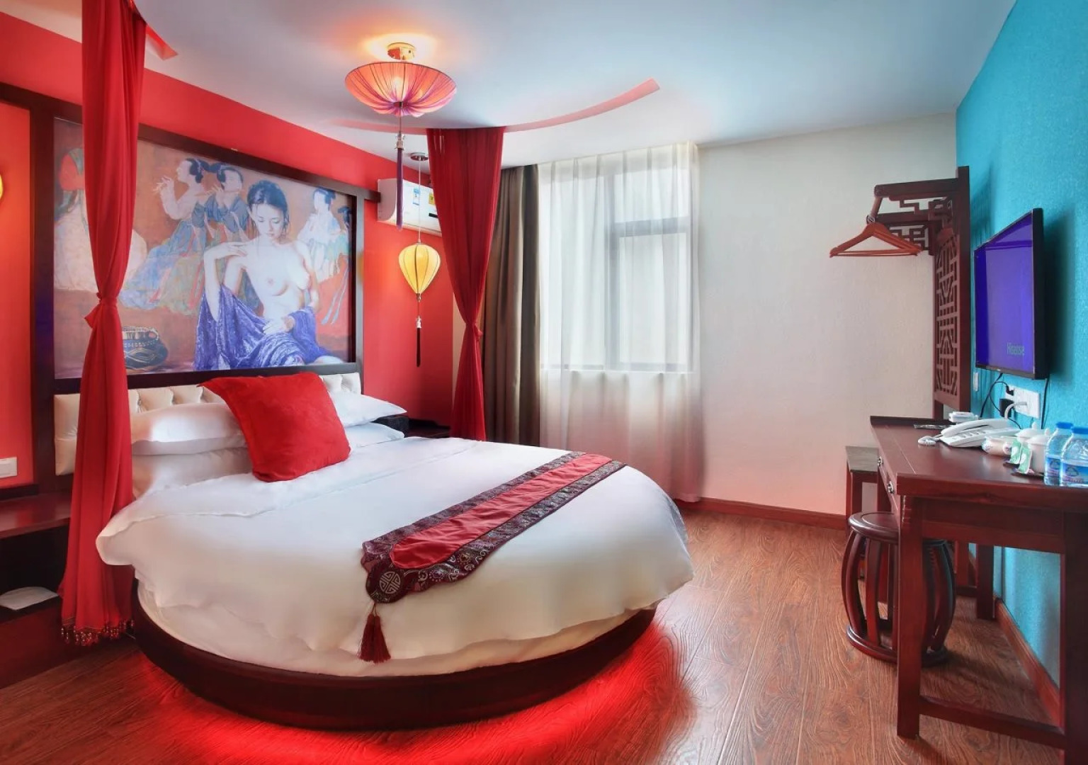 Moon Reflection River lnn