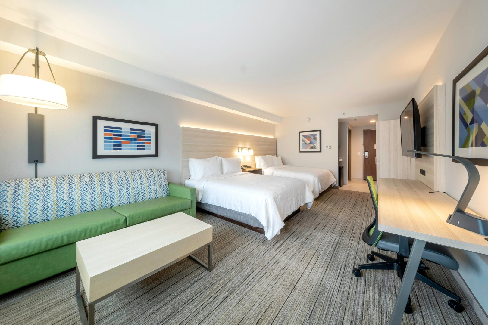 Holiday Inn Express & Suites Staunton by IHG