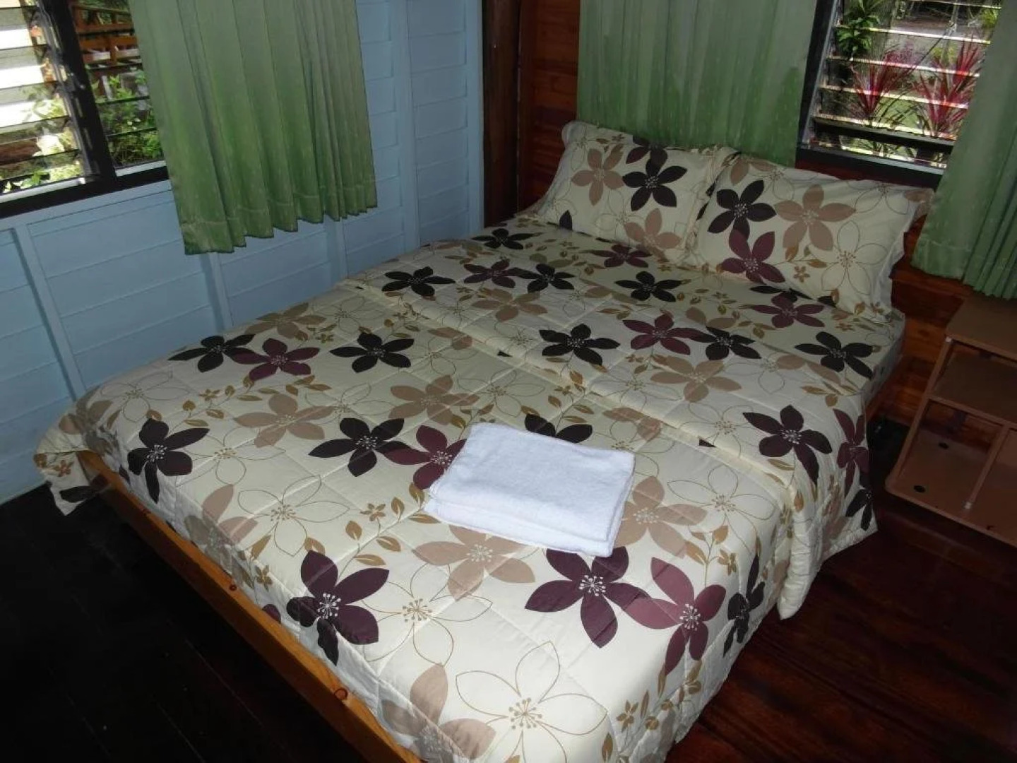 Baan Tai Rom Yen Resort