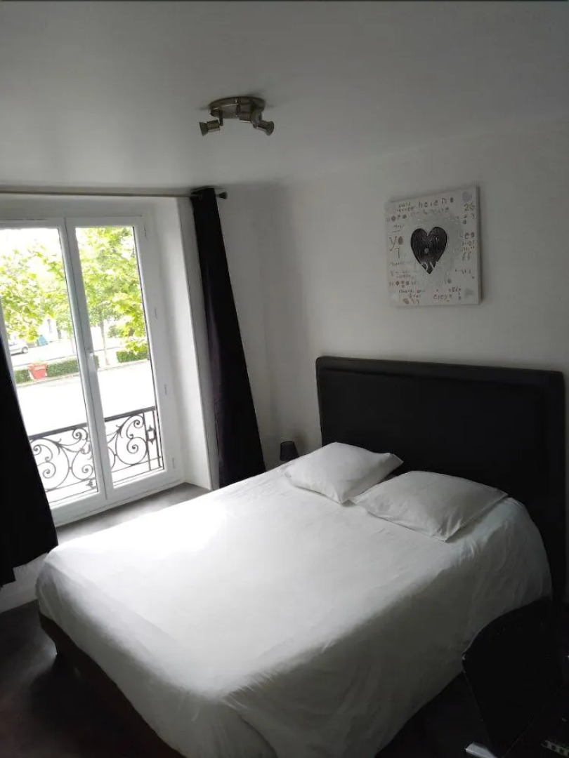 Detached Holiday Home in Braize with Terrace