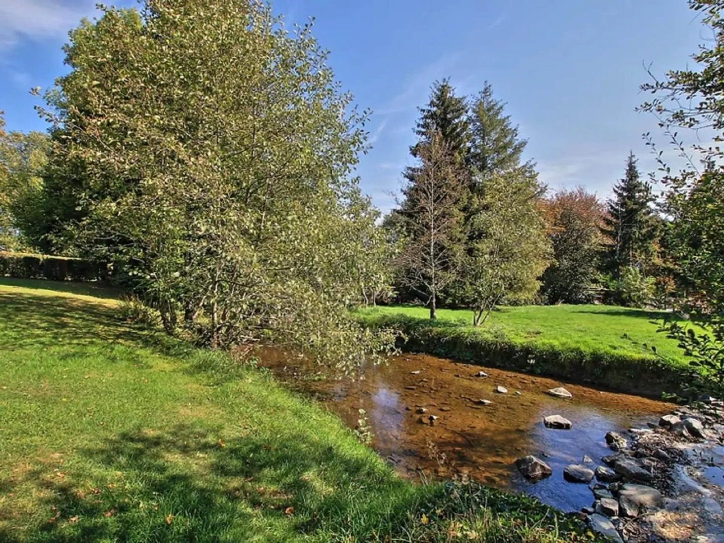 Rustic Holiday Home in Sainte-ode With Garden