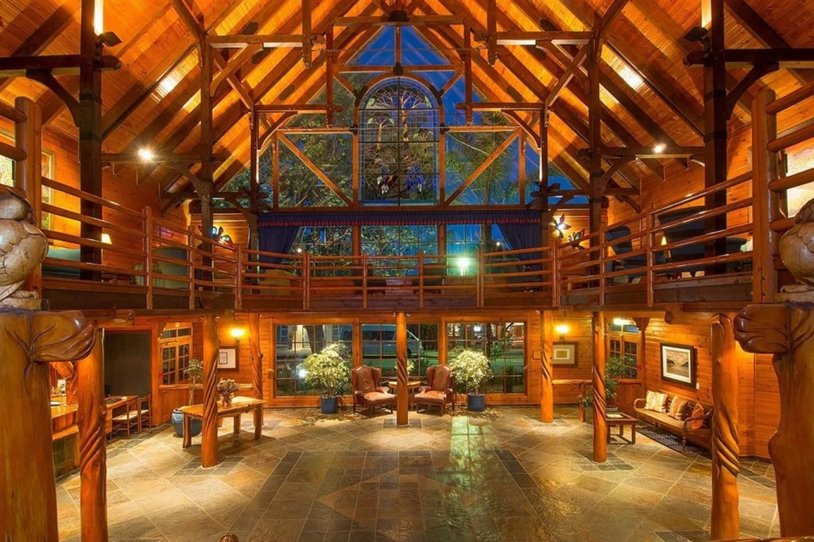 Knysna Log-Inn Hotel