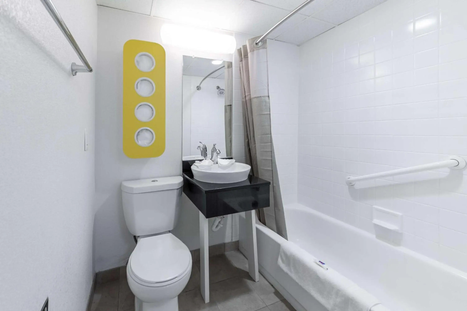 Motel 6 Warminster, PA