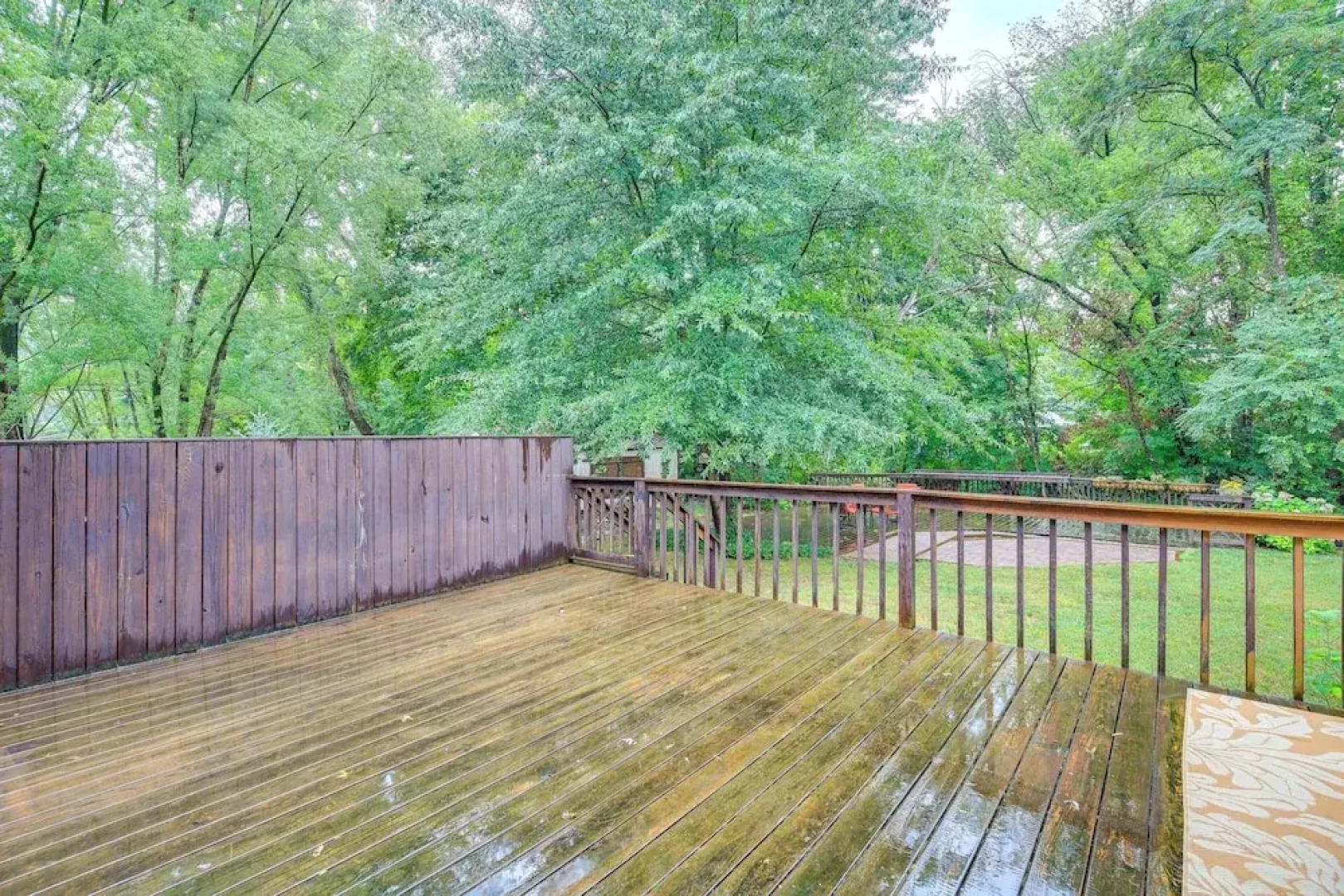 Charming Damascus Retreat w/ Deck & Creek Views!