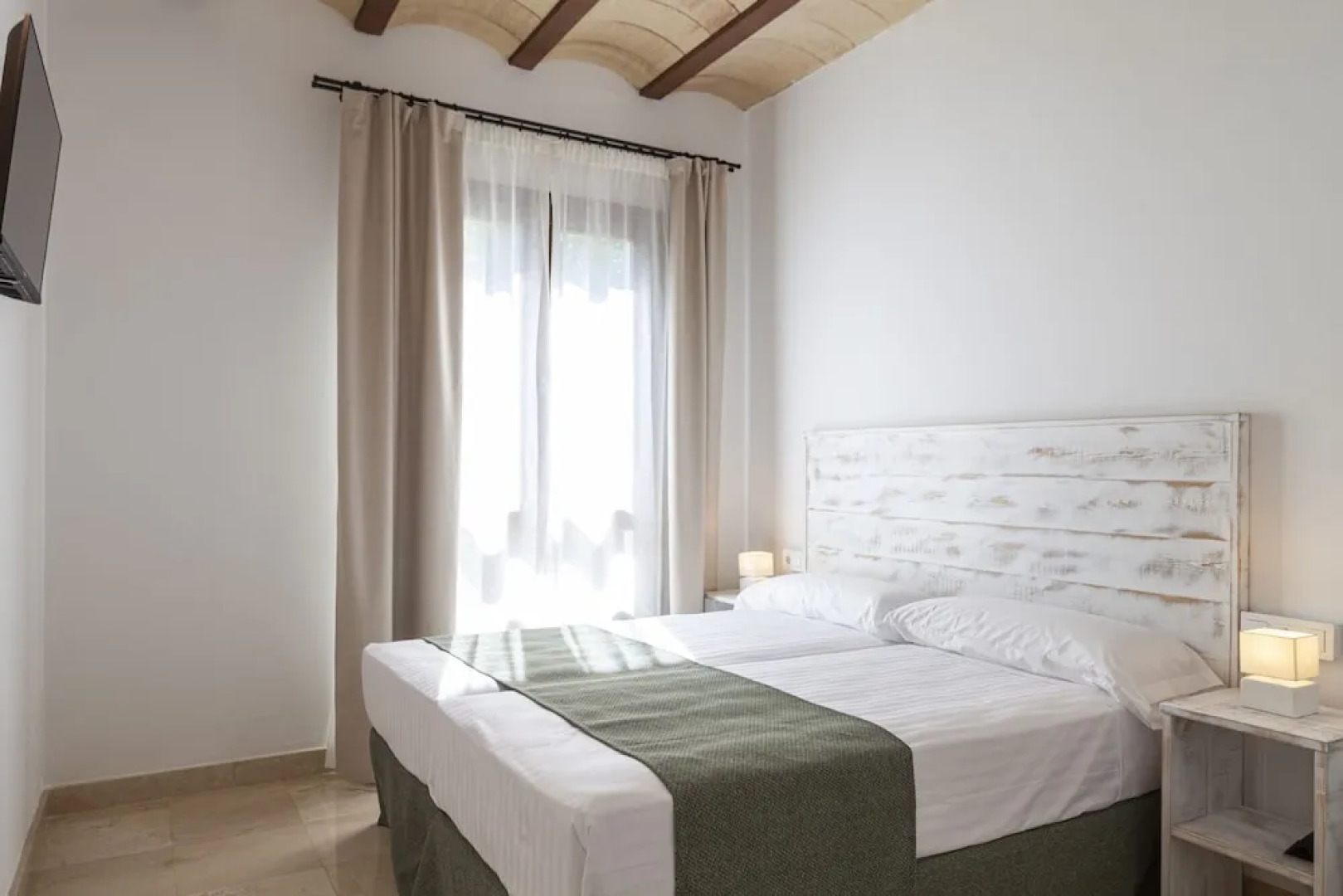 Ad Hoc Vitae Retreats & Health - Adults Only