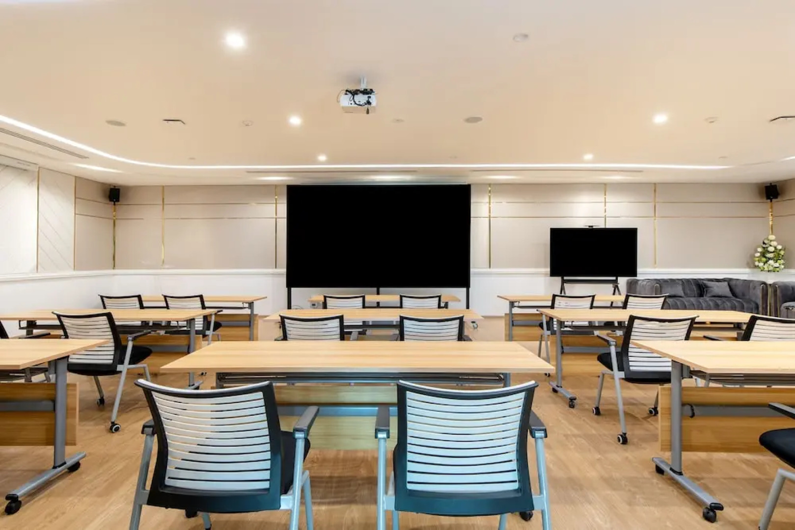 Crystal Srivaree Suvarnabhumi Hotel