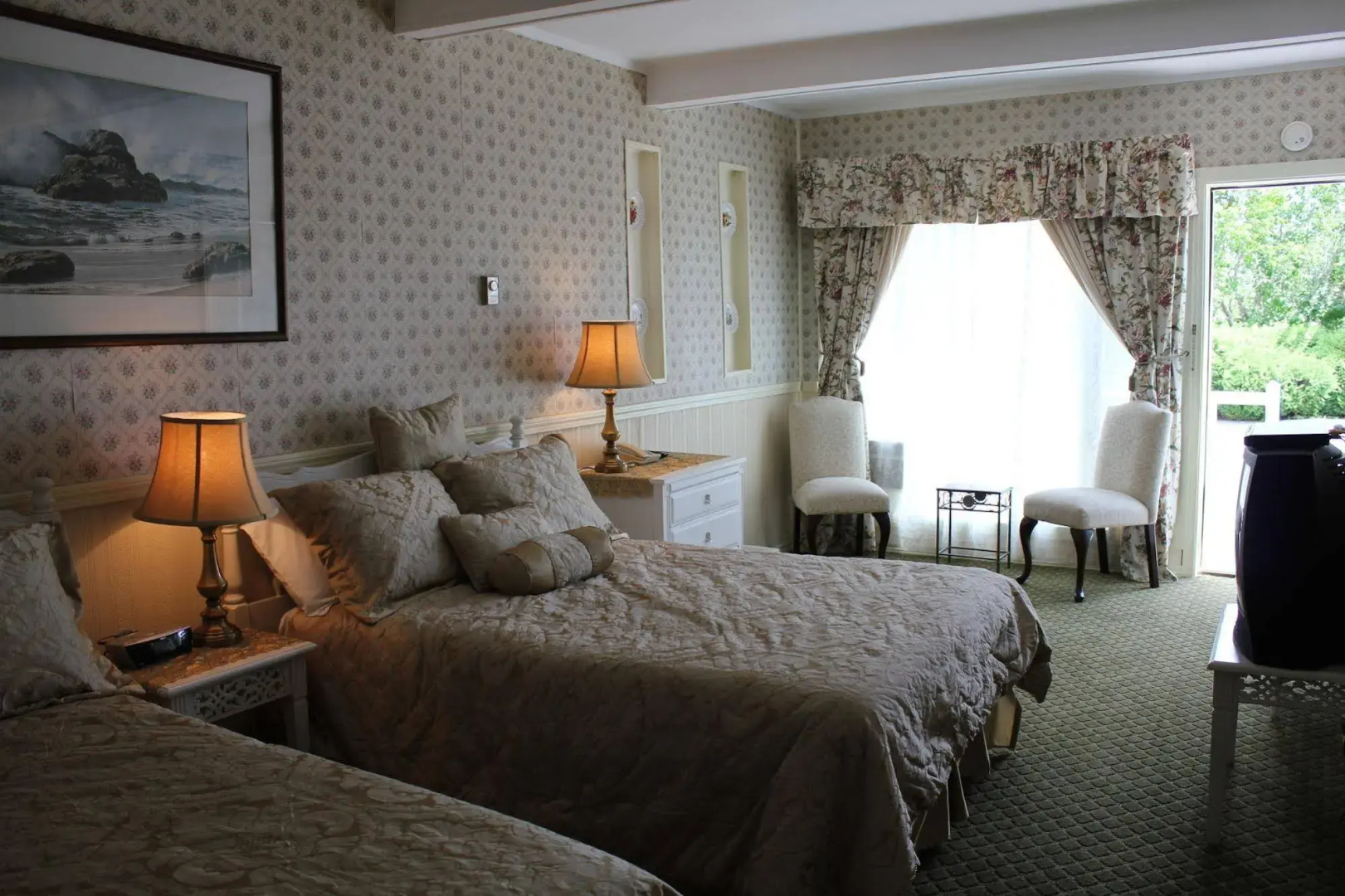 Tara Manor Inn