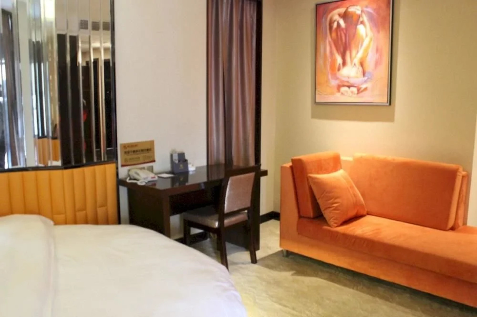 Changyang Xiazhou Qingjiang Holiday Hotel