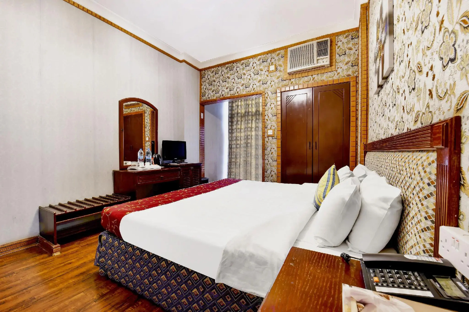 Capital O 125 Moon Plaza Hotel