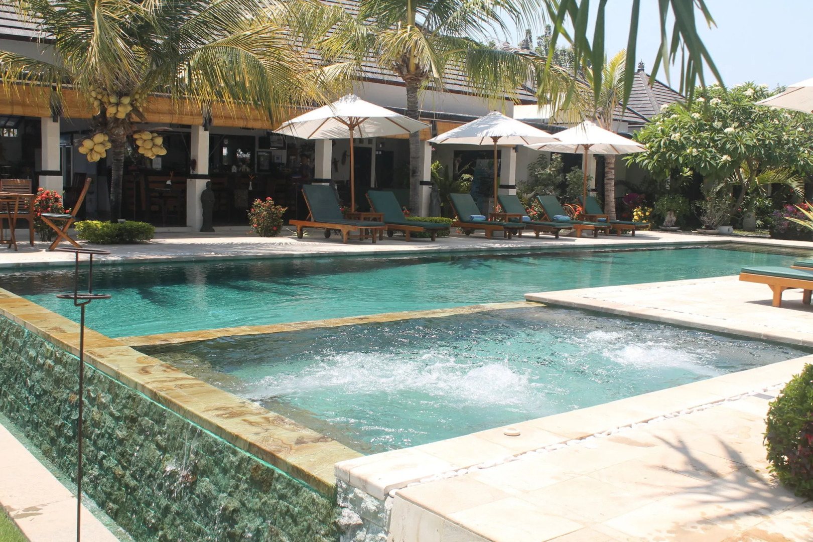 Kelapa Lovina Beach Villas