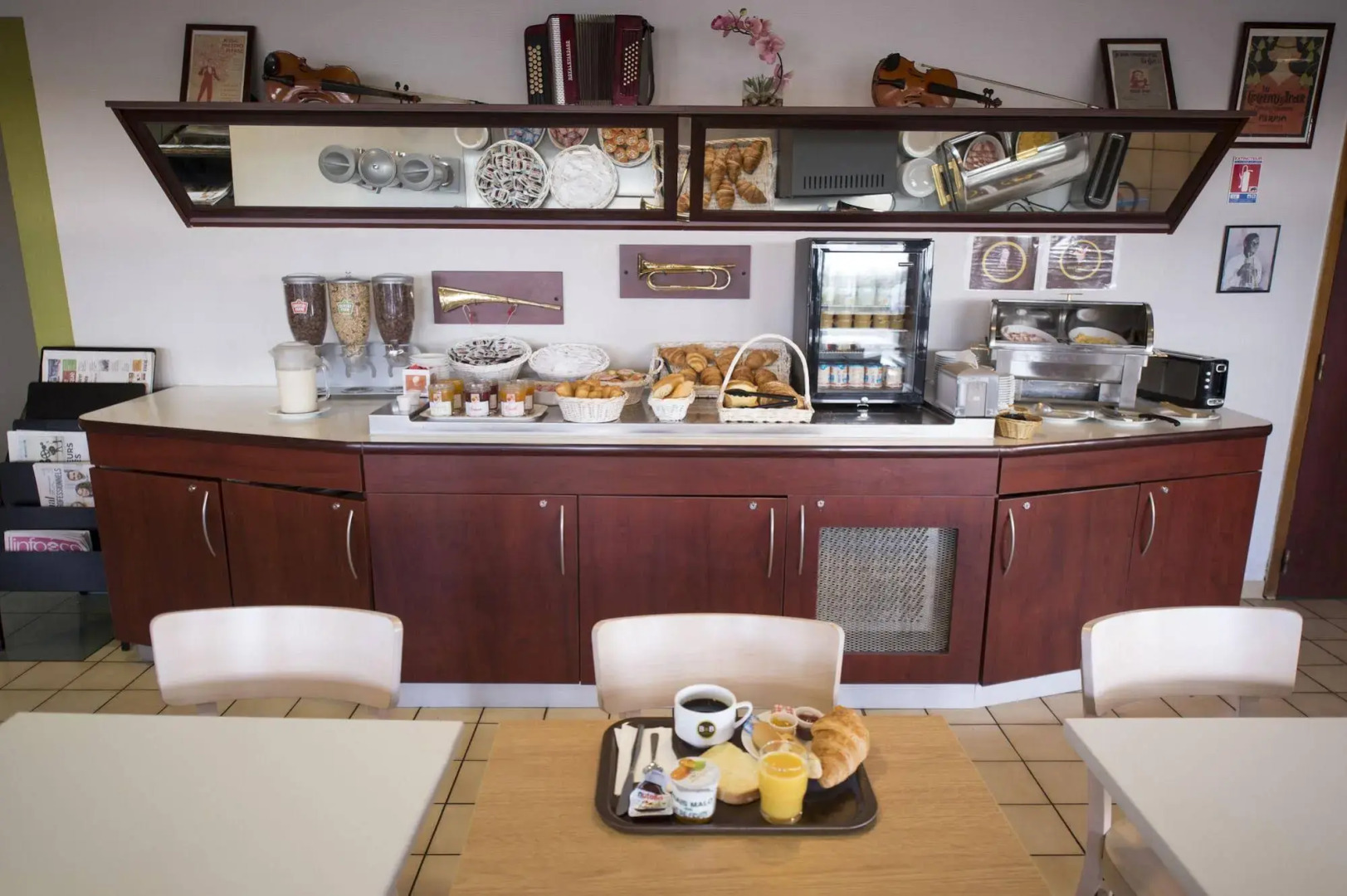 Kyriad Direct Poitiers - Gare du Futuroscope