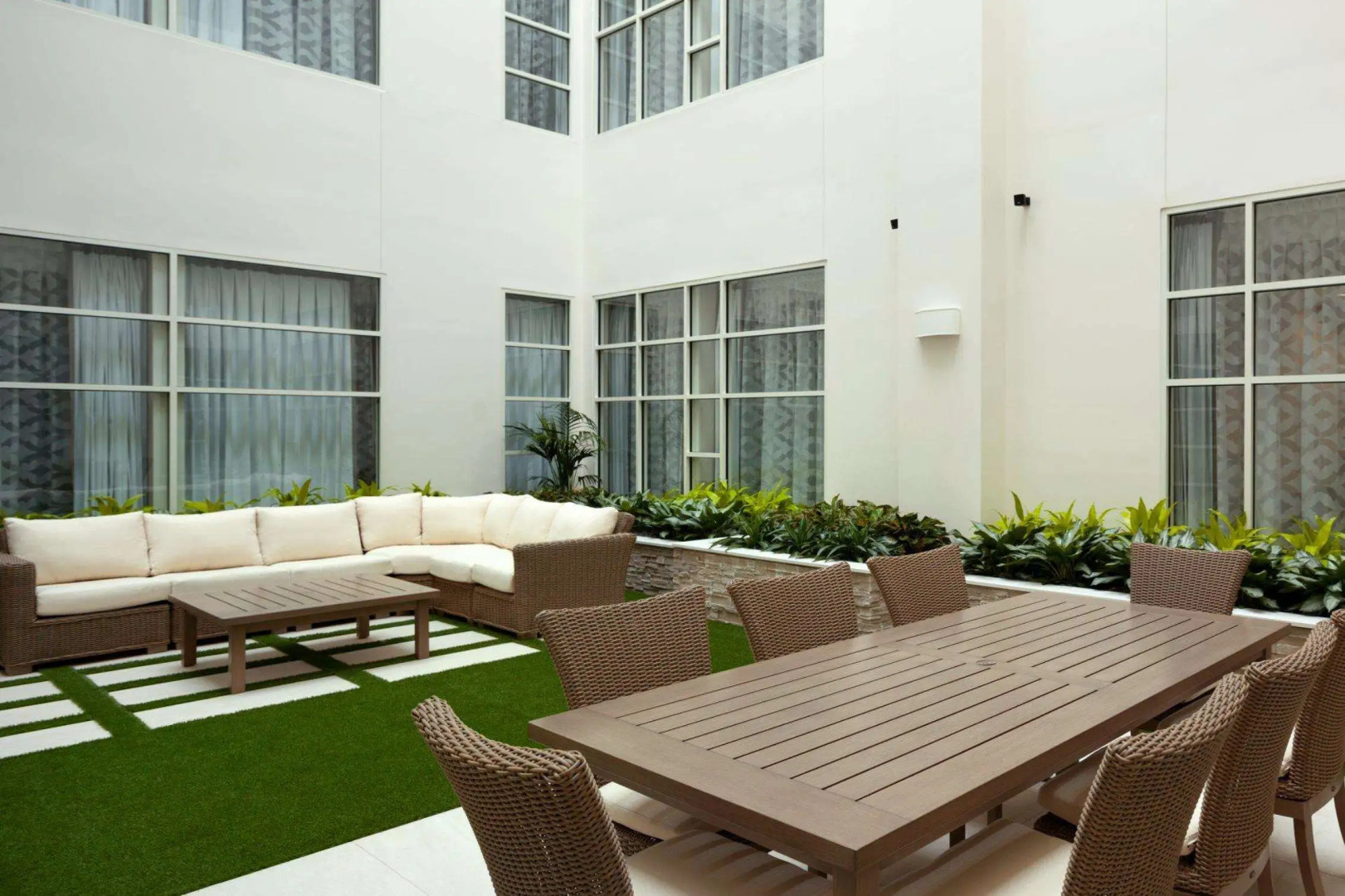 Embassy Suites Louisville Downtown