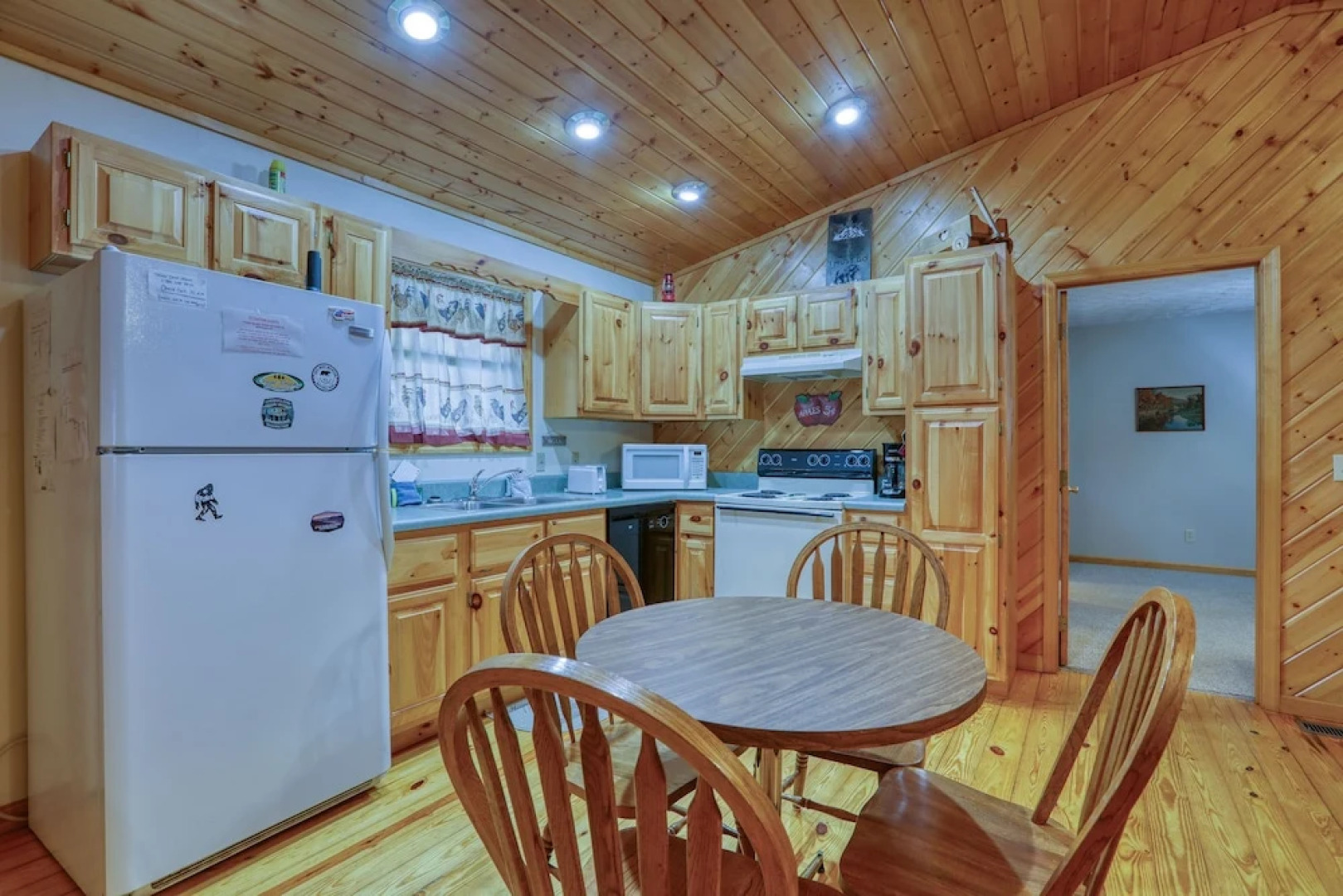 Into the Wild - 2 Bedrooms, 3 Baths, Sleeps 6 Home by RedAwning