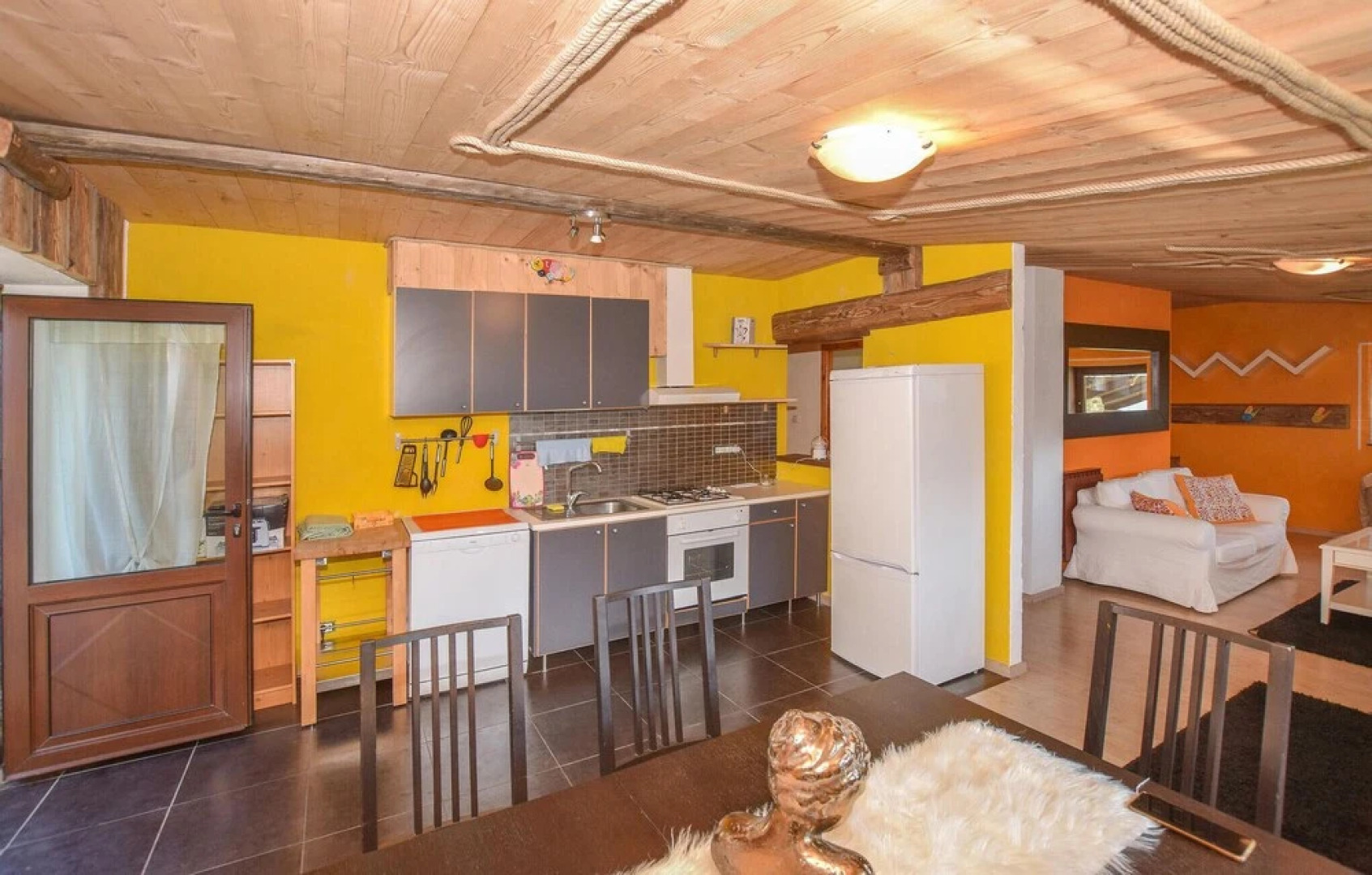 Stunning Apartment in Verrayes With 2 Bedrooms and Wifi