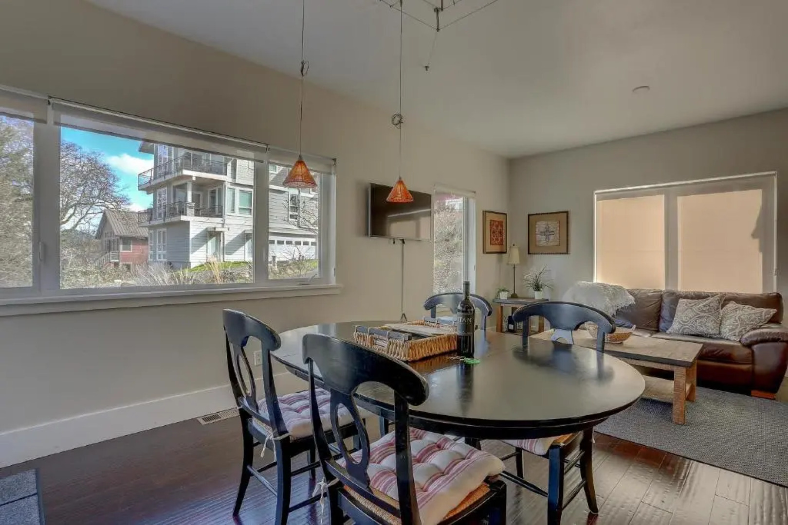 Surfsup!   *30 Day Minimum 3 Bedroom Home by RedAwning