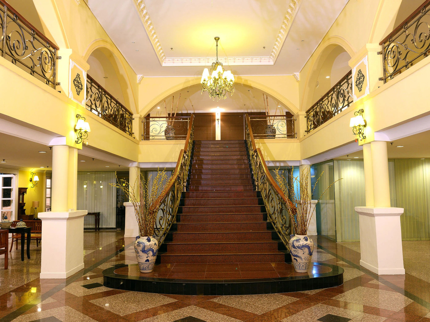 Bella Vista Waterfront Resort