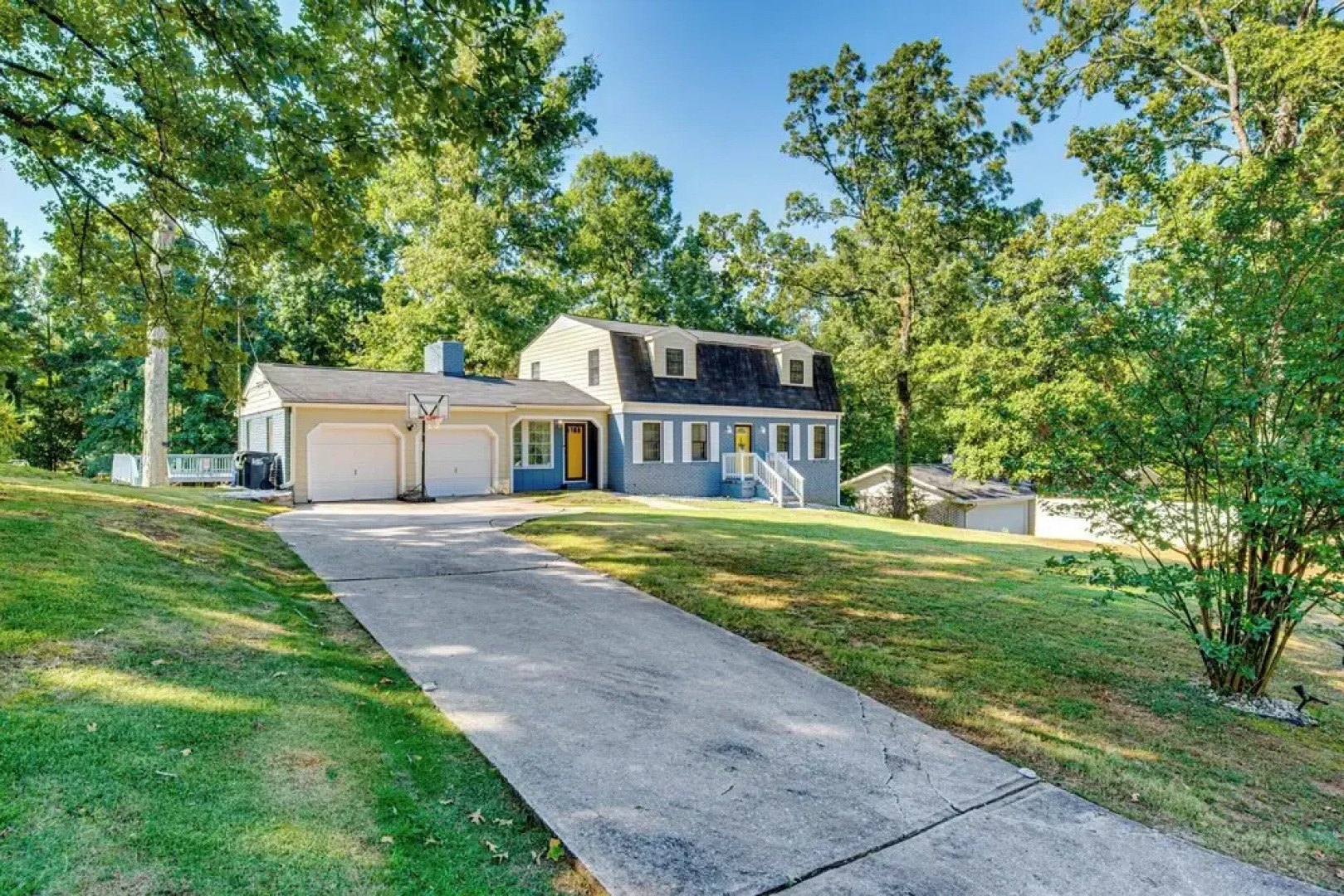 Spacious Home w/ Hot Tub, 14 Mi to Downtown Atl!