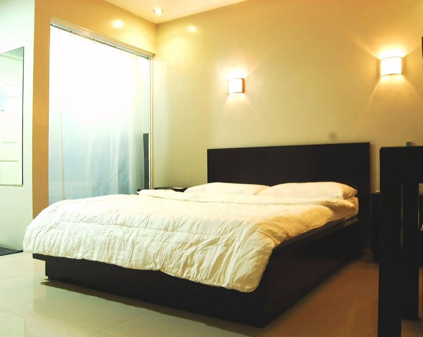 Rumi Apartelle Hotel