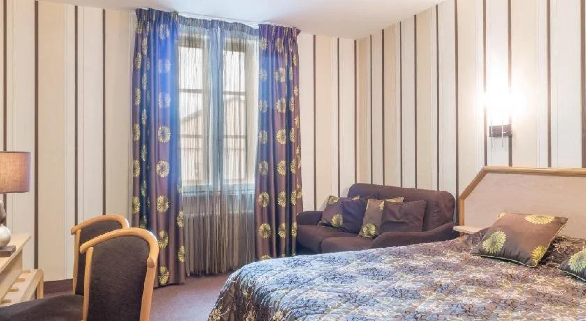 Logis Hôtel Les Platanes